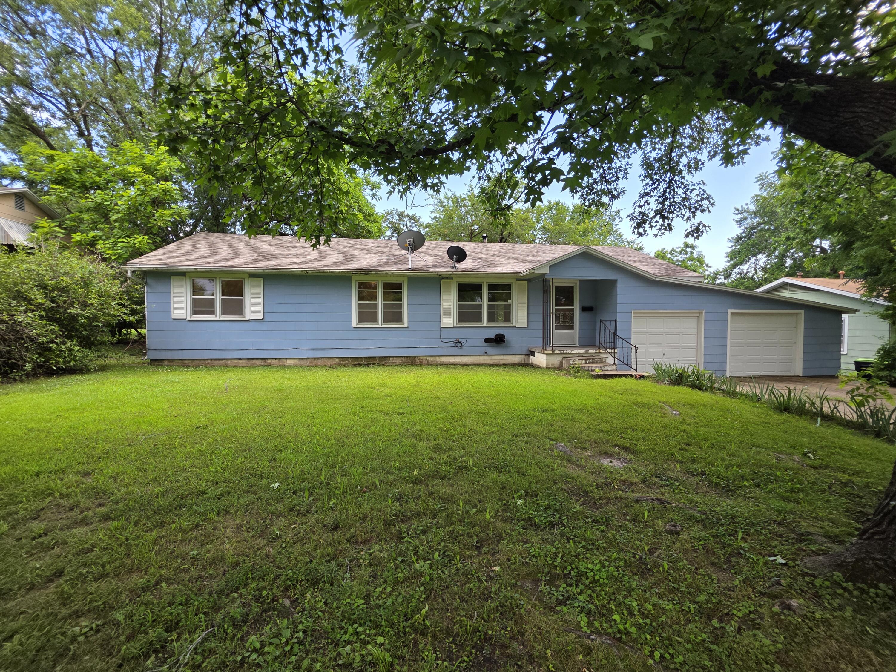 Photo of 210 W Fields Boulevard El Dorado Springs MO 64744
