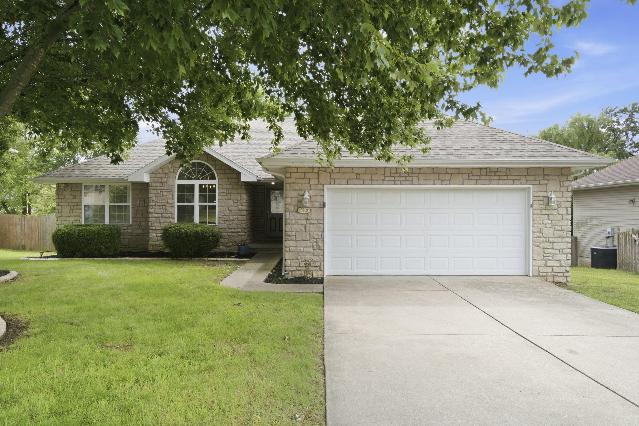 Photo of 5710 S Wedgewood Avenue Springfield MO 65810