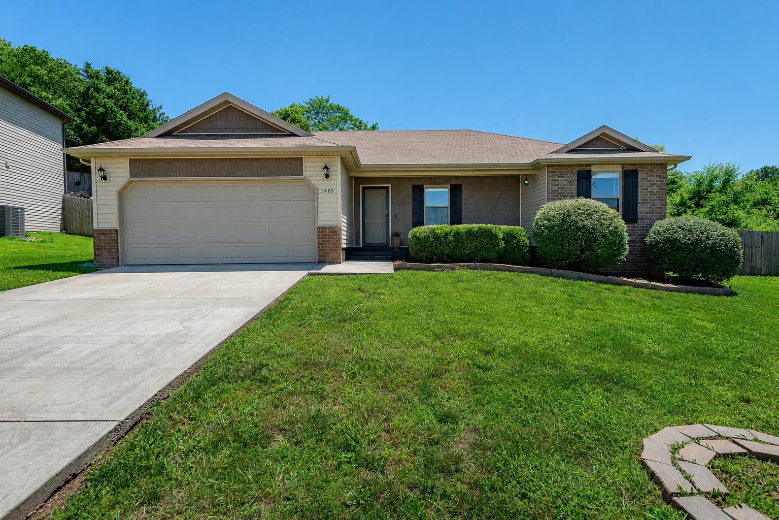 Photo of 1405 S Minim Court Ozark MO 65721