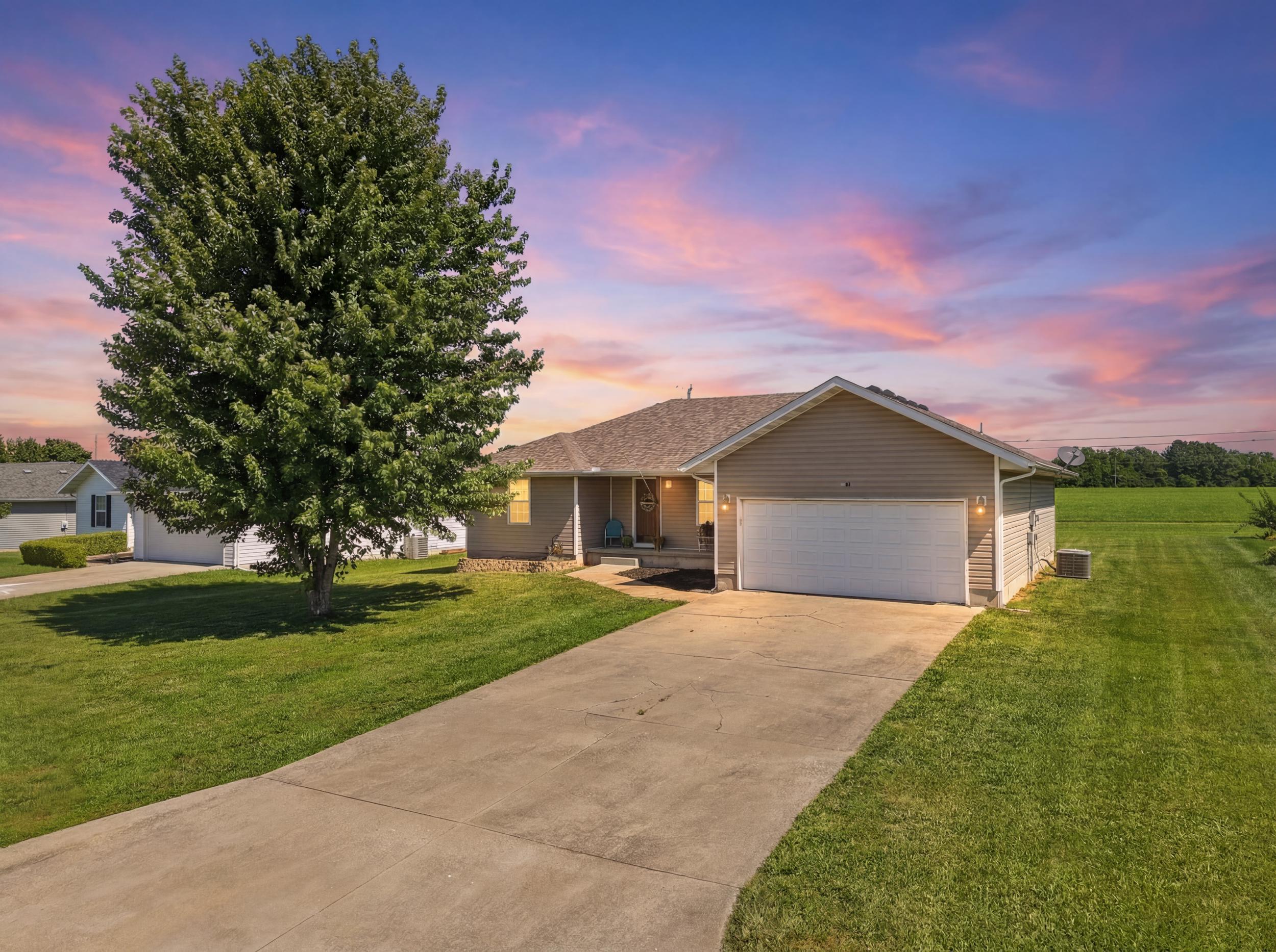 Photo of 745 Birchwood Road Marshfield MO 65706