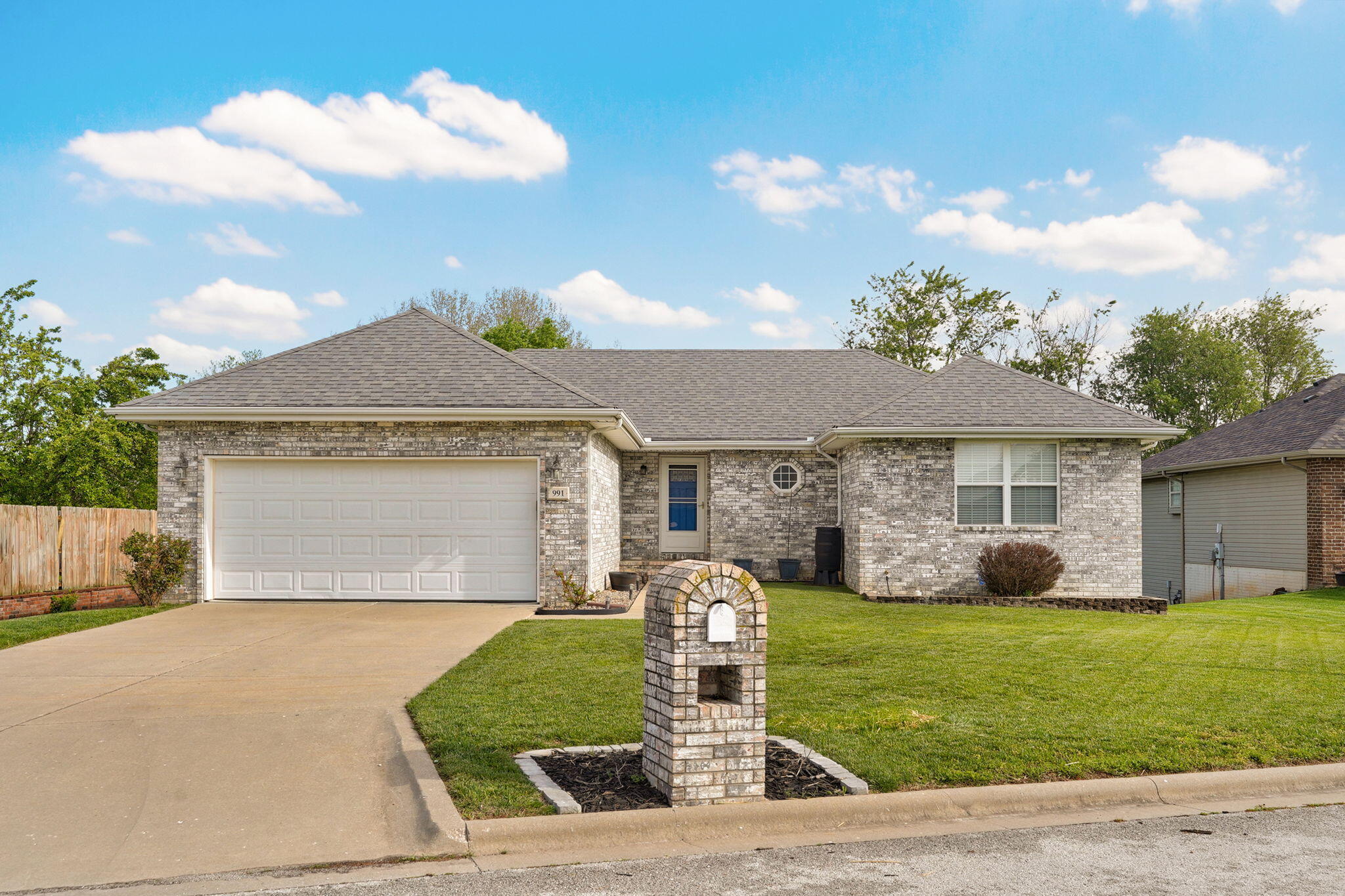 Photo of 991 W Bates Drive Nixa MO 65714