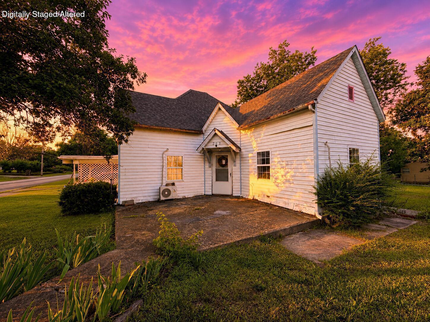 Photo of 207 Broadway Street Alton MO 65606