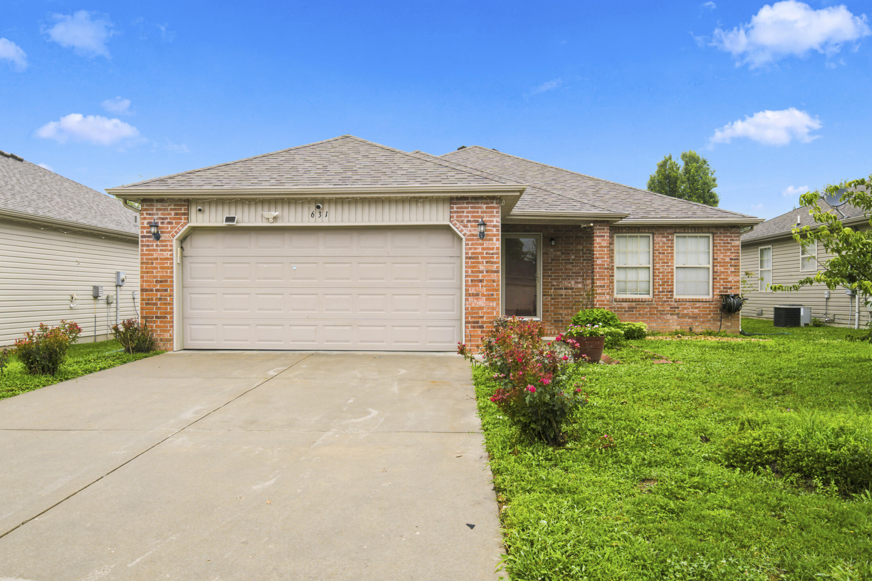 Photo of 631 S Mahn Avenue Springfield MO 65802