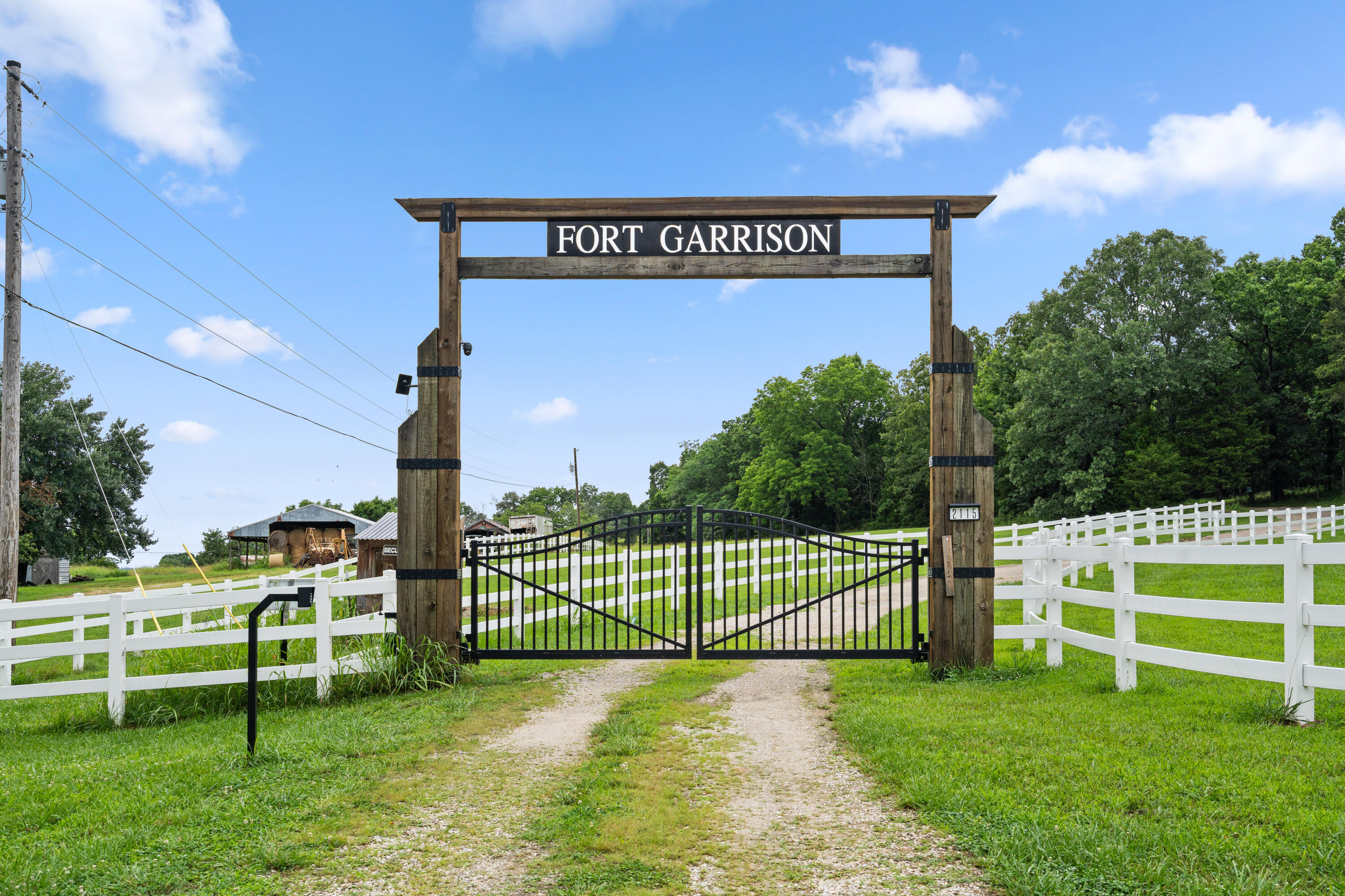 Photo of 2115 Garrison Cutoff Road Taneyville MO 65759