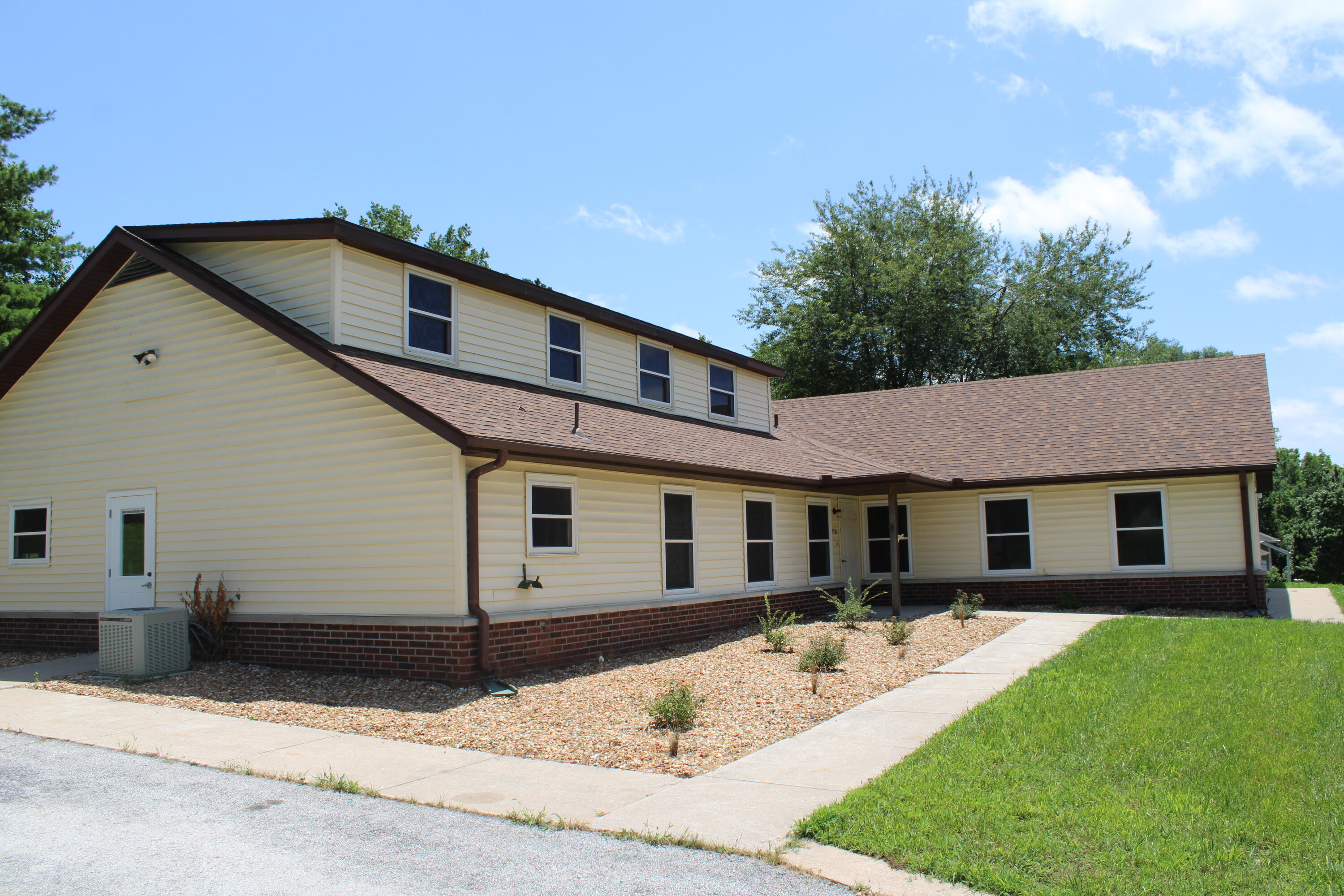 Photo of 3110 S Lakeside Avenue Springfield MO 65804