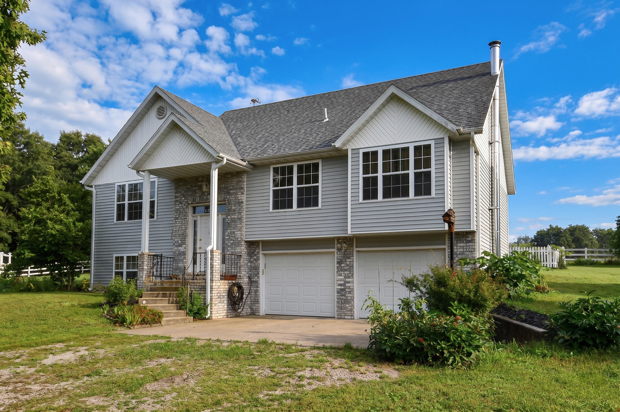 Photo of 306 Spring Valley Marshfield MO 65706