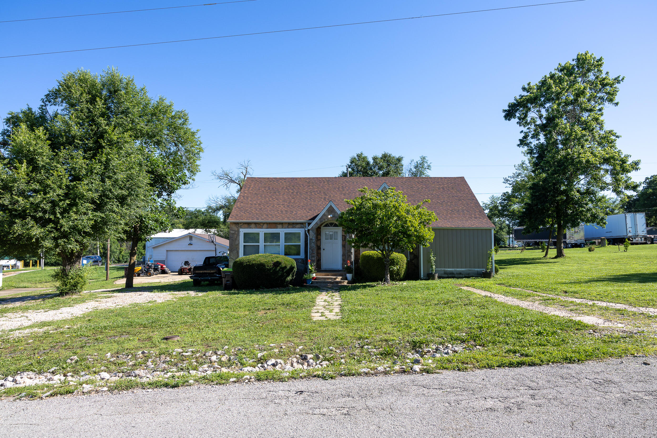 Photo of 339 First Street Summersville MO 65571