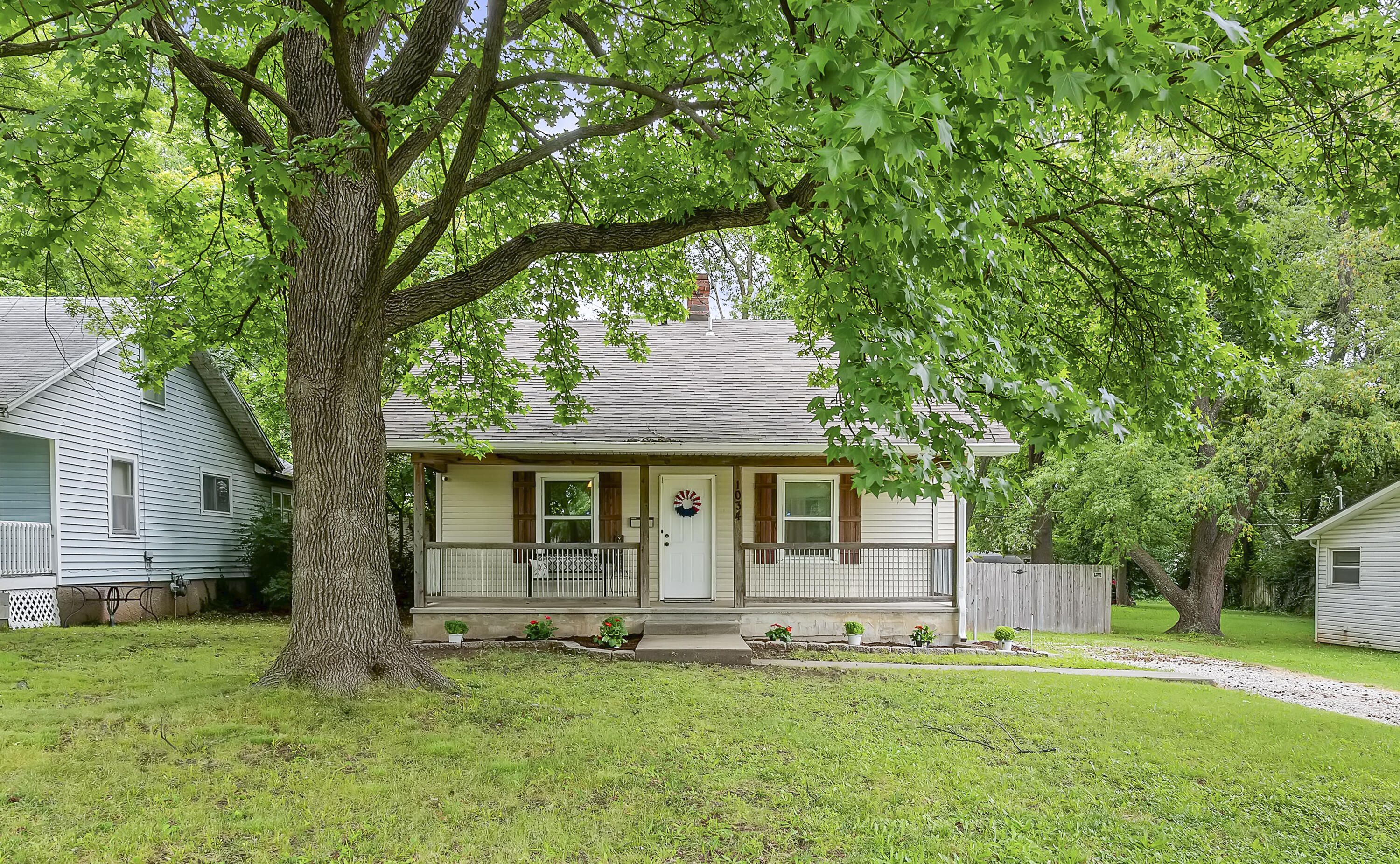 Photo of 1034 N Clay Avenue Springfield MO 65802