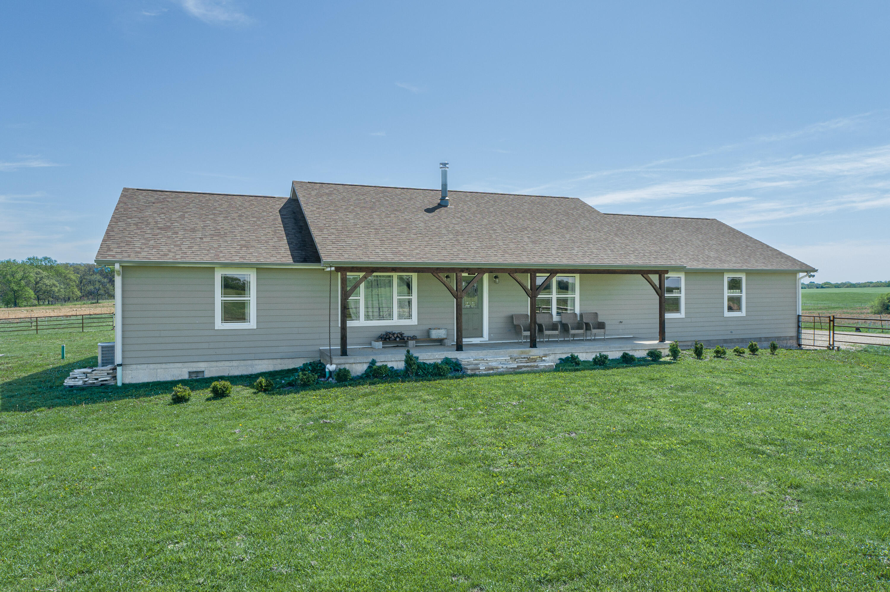 Photo of 15959 County Road 121 Weaubleau MO 65774