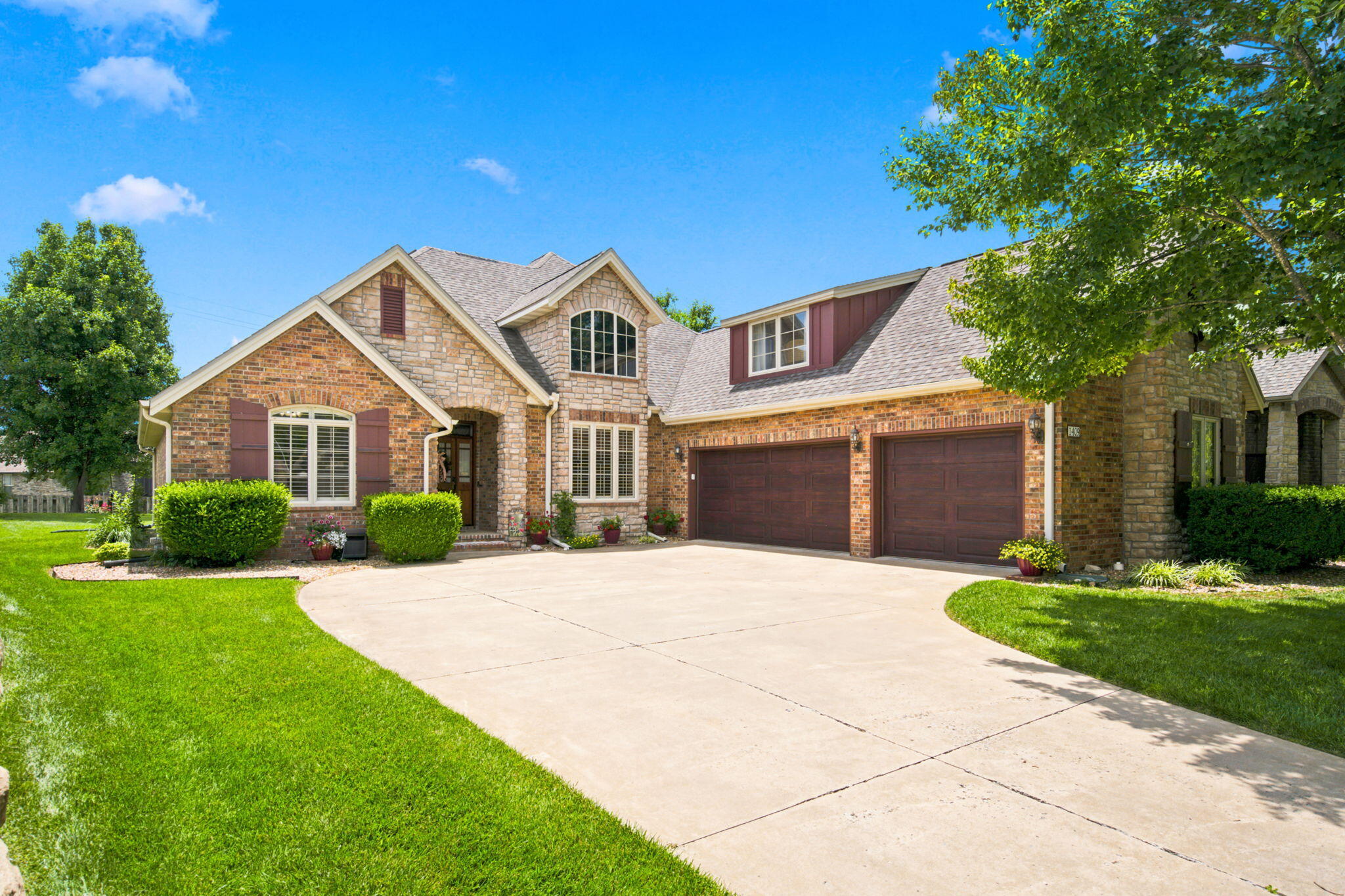 Photo of 1409 N Wicklow Road Nixa MO 65714
