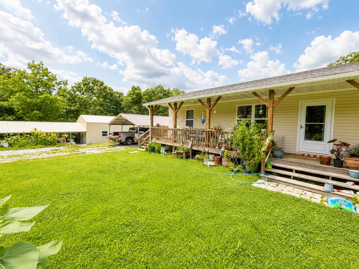 Photo of 2843 S State Highway 5 Squires MO 65755