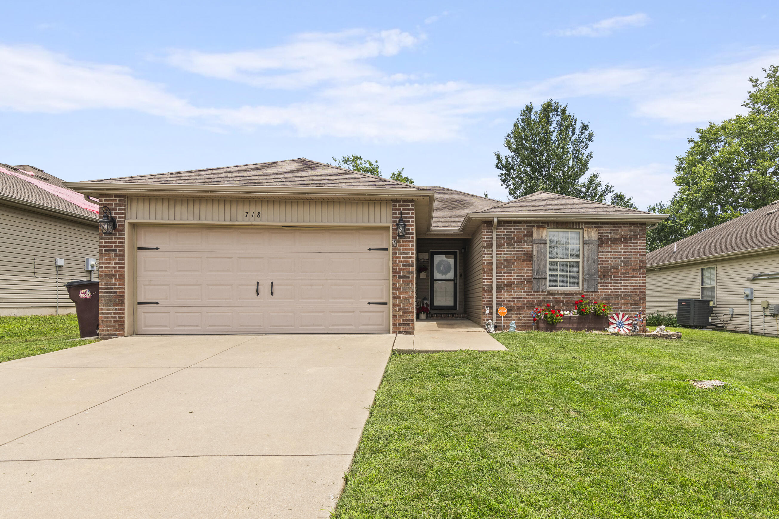 Photo of 718 S Mahn Avenue Springfield MO 65802