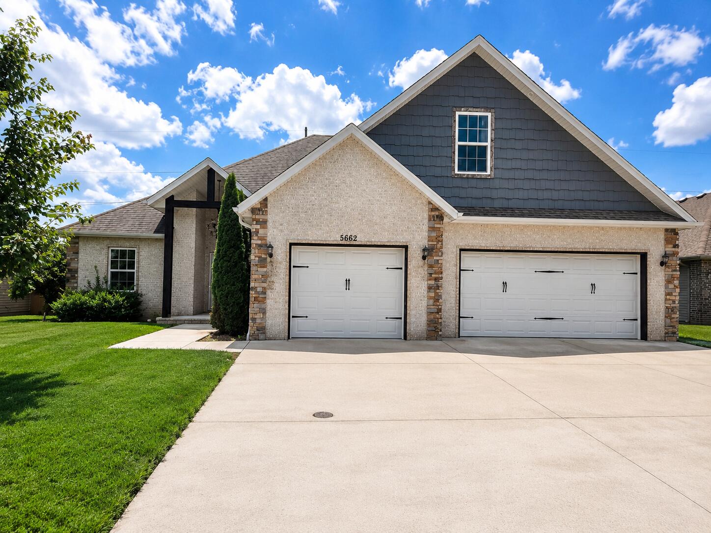 Photo of 5662 E Gatehouse Drive Strafford MO 65757