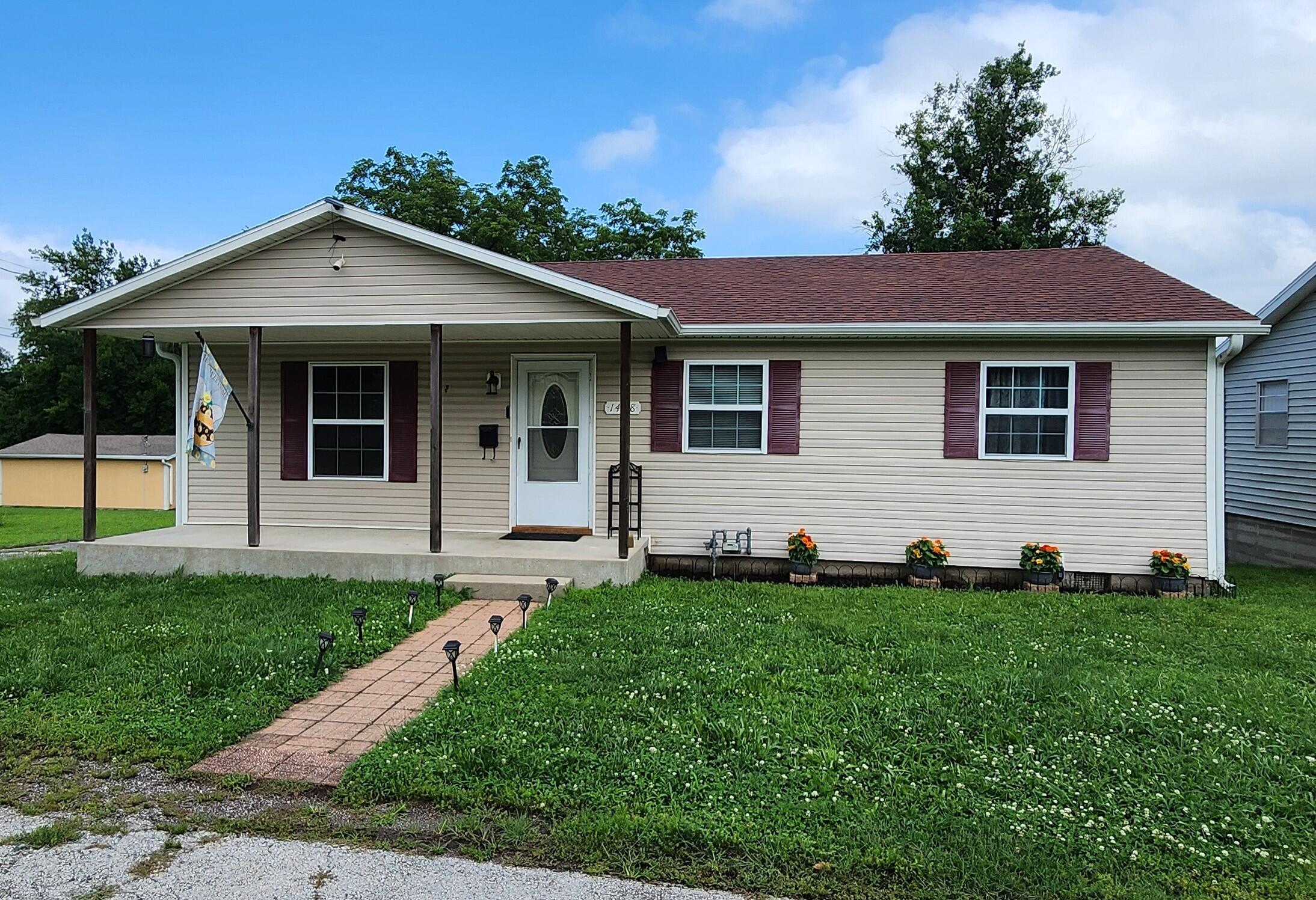 Photo of 1438 James Street Carthage MO 64836