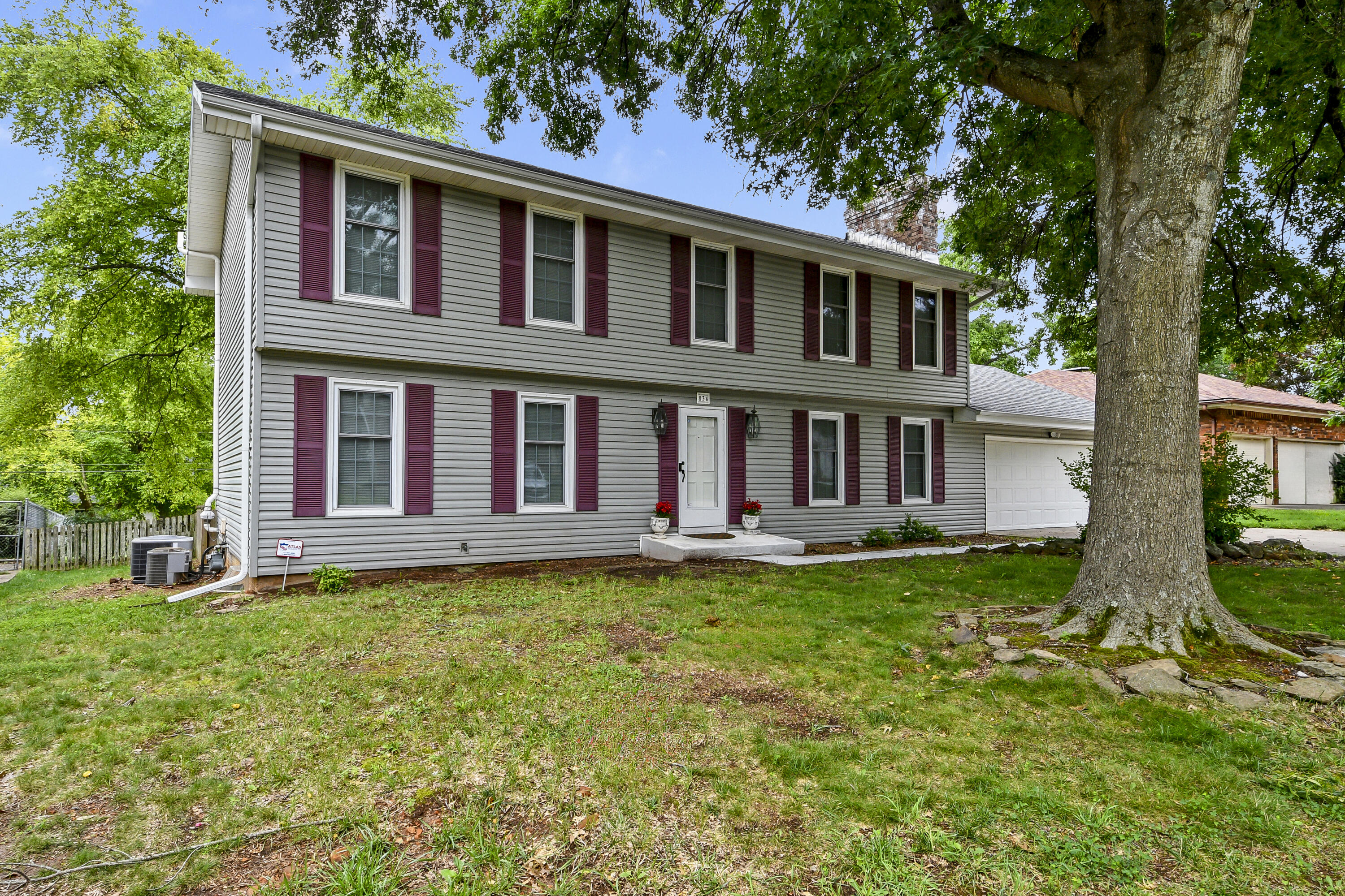 Photo of 834 E Manchester Drive Springfield MO 65810