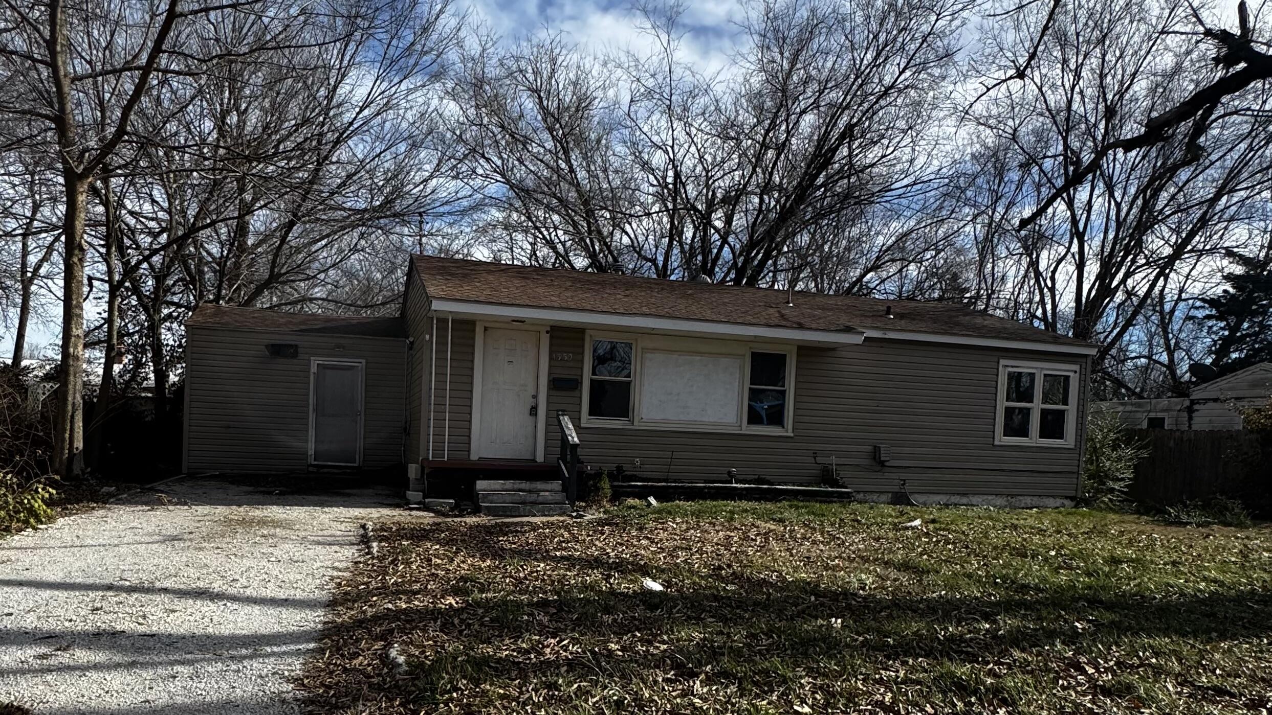Photo of 1350 S Newton Avenue Springfield MO 65807