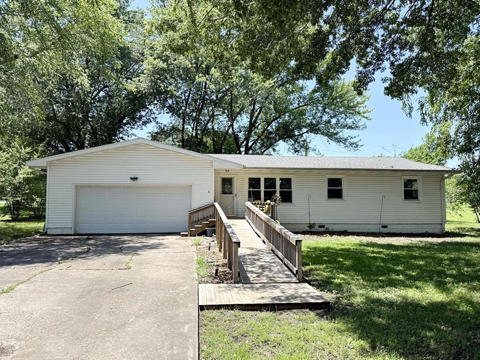 Photo of 1608 Ely Drive El Dorado Springs MO 64744