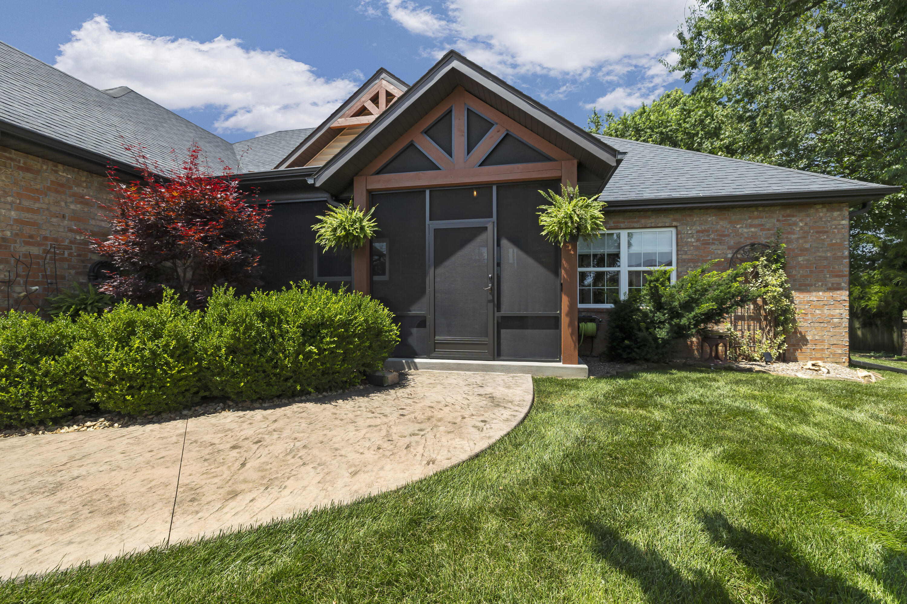 Photo of 1911 N Pavilion Place Strafford MO 65757