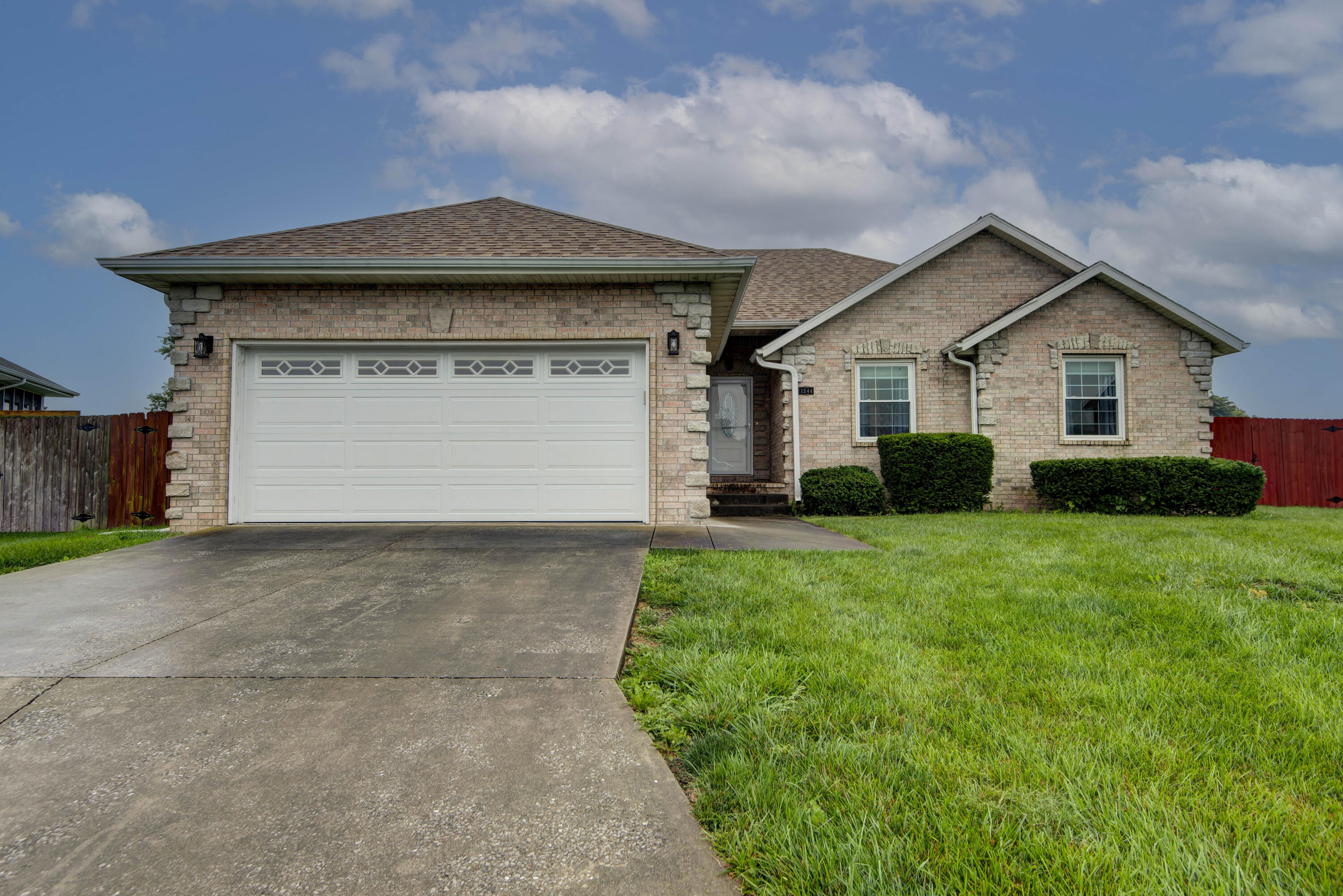 Photo of 1344 W Norfolk Avenue Nixa MO 65714