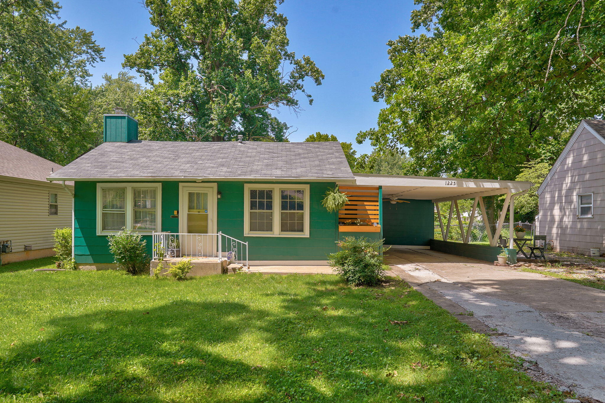 Photo of 1225 E Stanford Street Springfield MO 65804