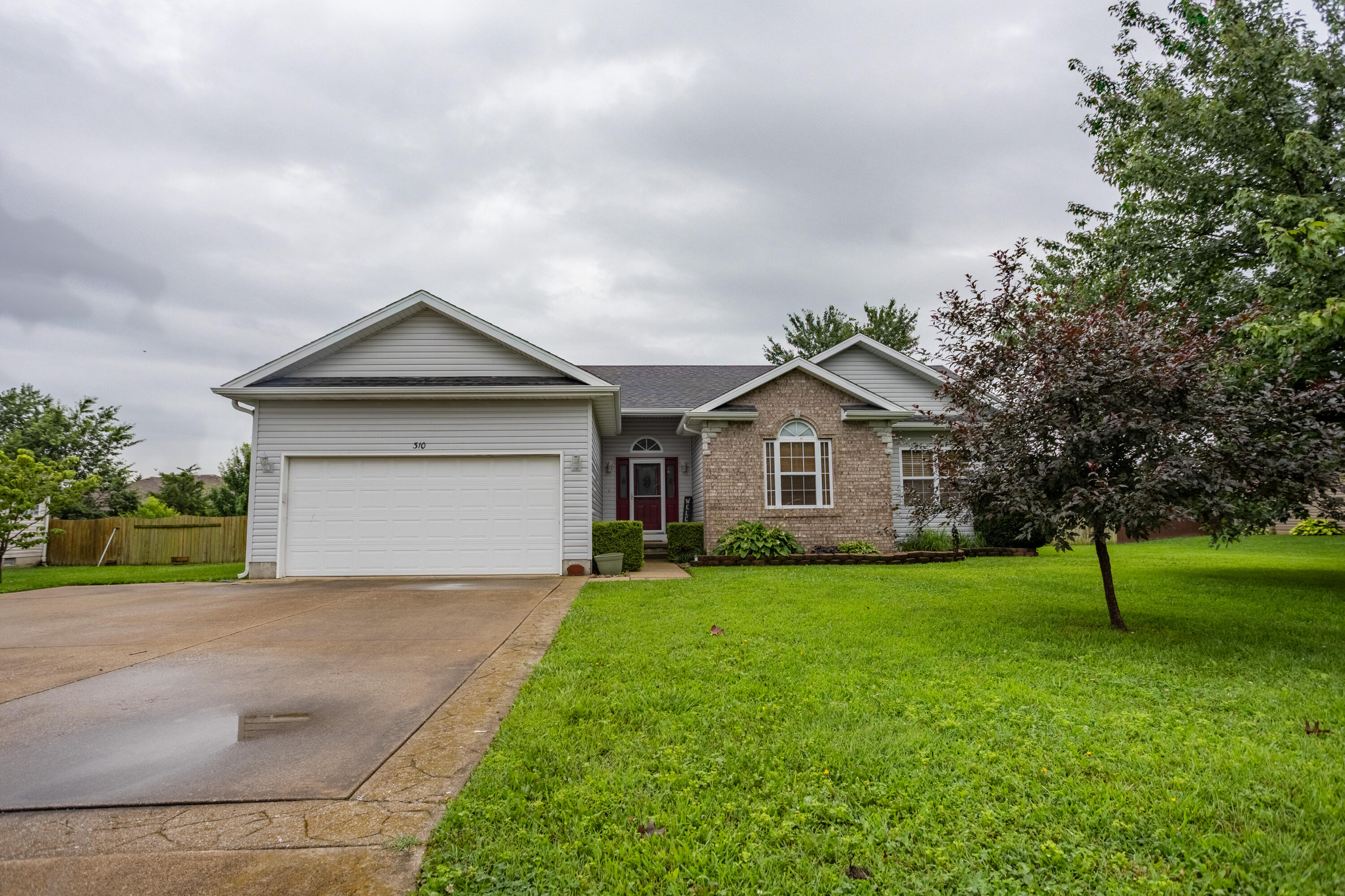 Photo of 310 E Whippoorwill Drive Strafford MO 65757