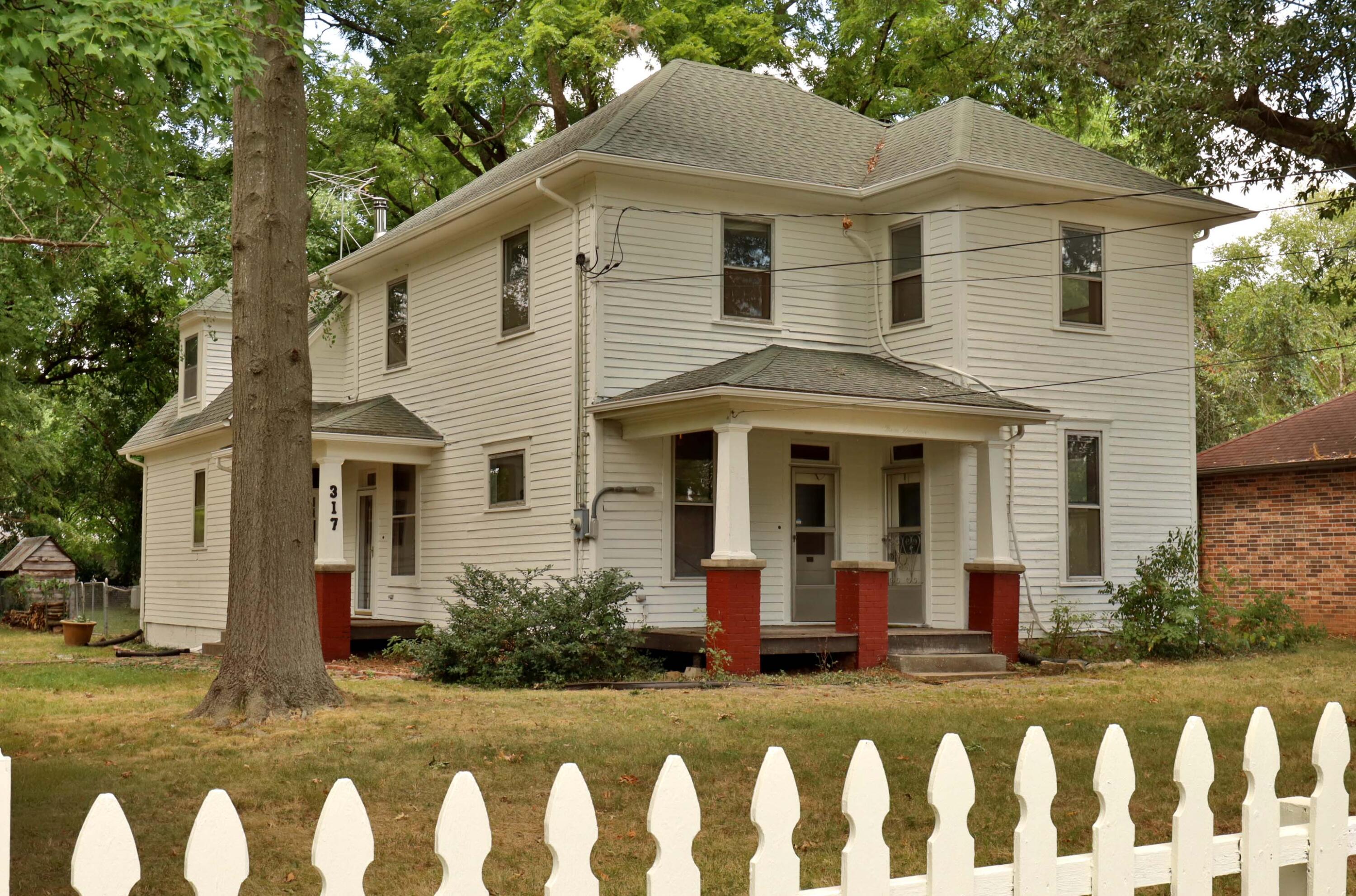 Photo of 317 E Glenwood Street Springfield MO 65807