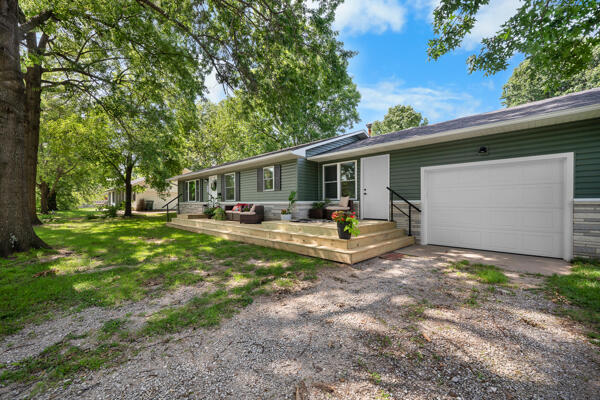 Photo of 633 E Division Street Bolivar MO 65613