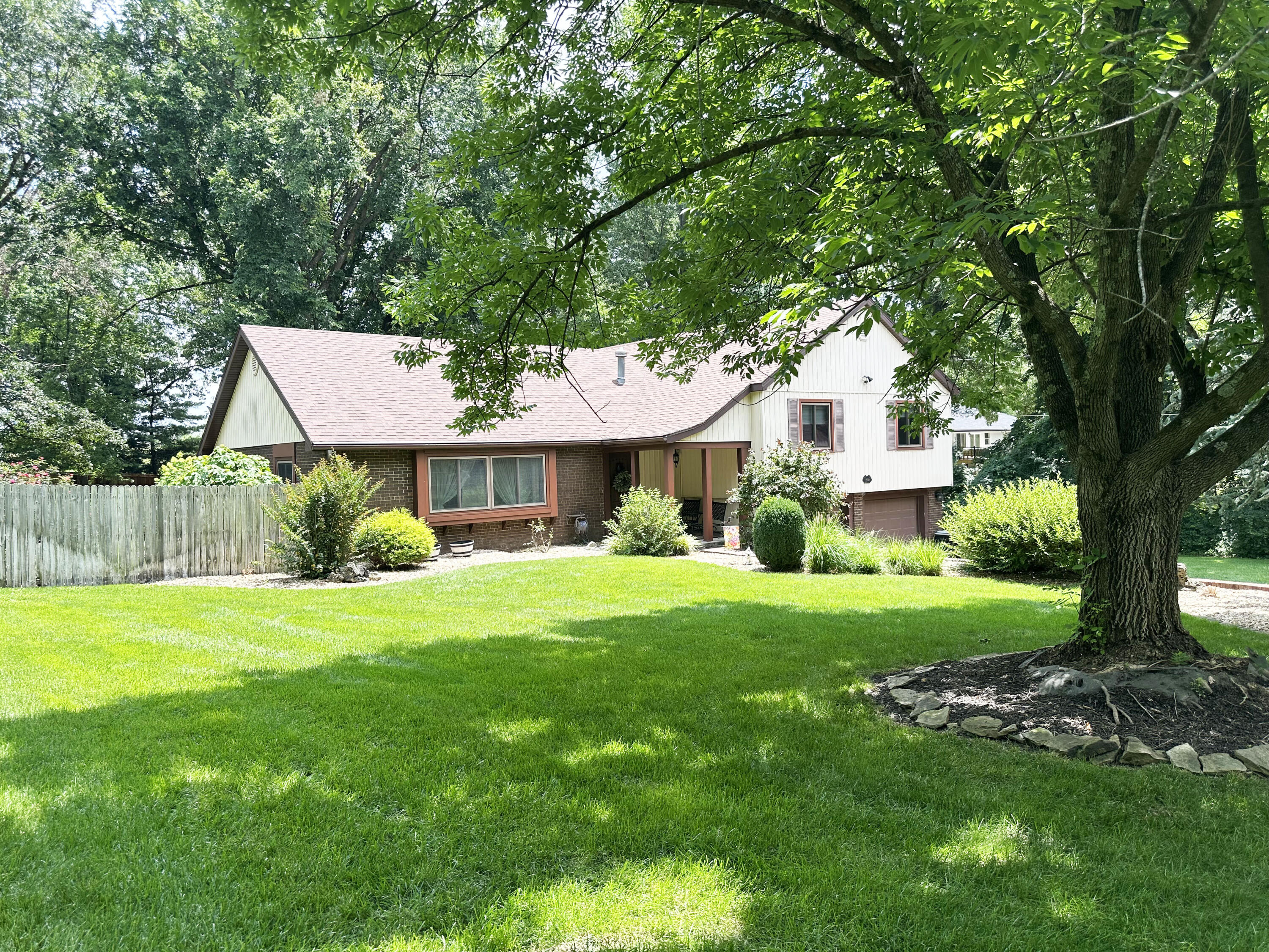 Photo of 2550 E Sparkleberry Lane Springfield MO 65804