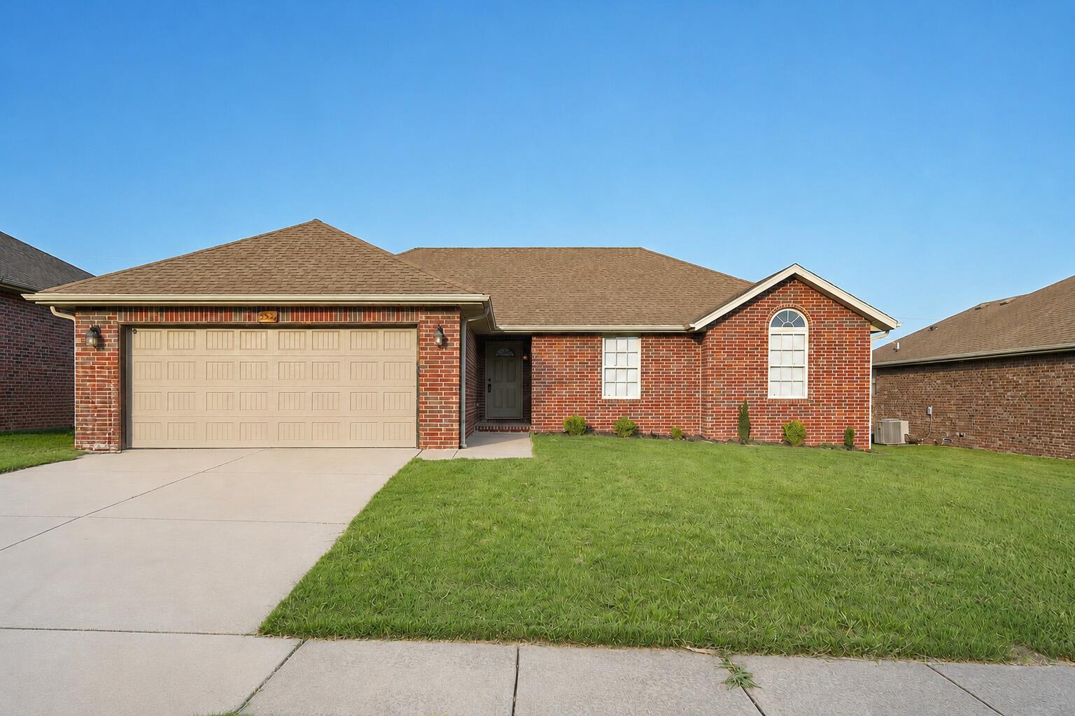 Photo of 3526 S Juniper Avenue Springfield MO 65804