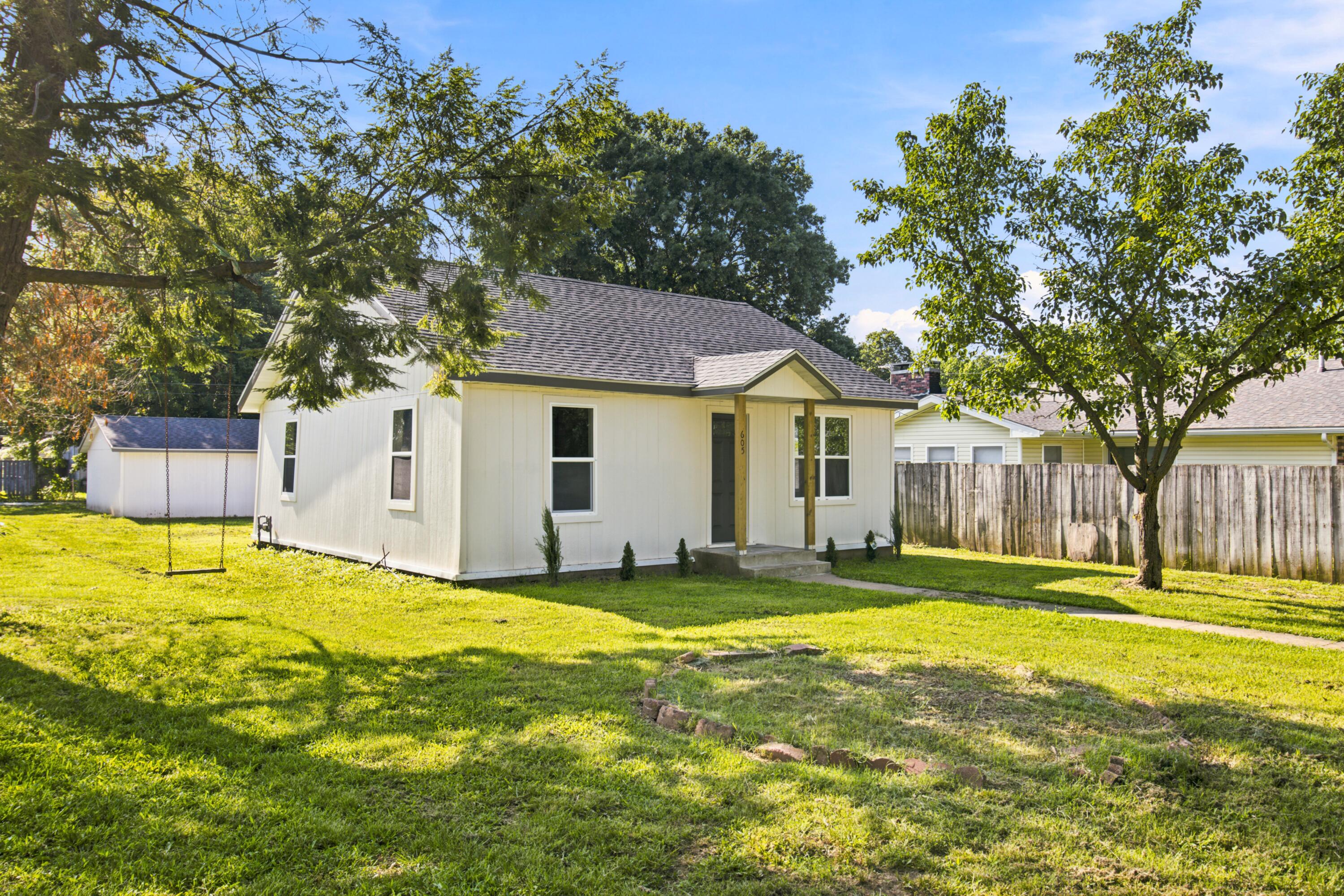 Photo of 605 N Lincoln Avenue Monett MO 65708