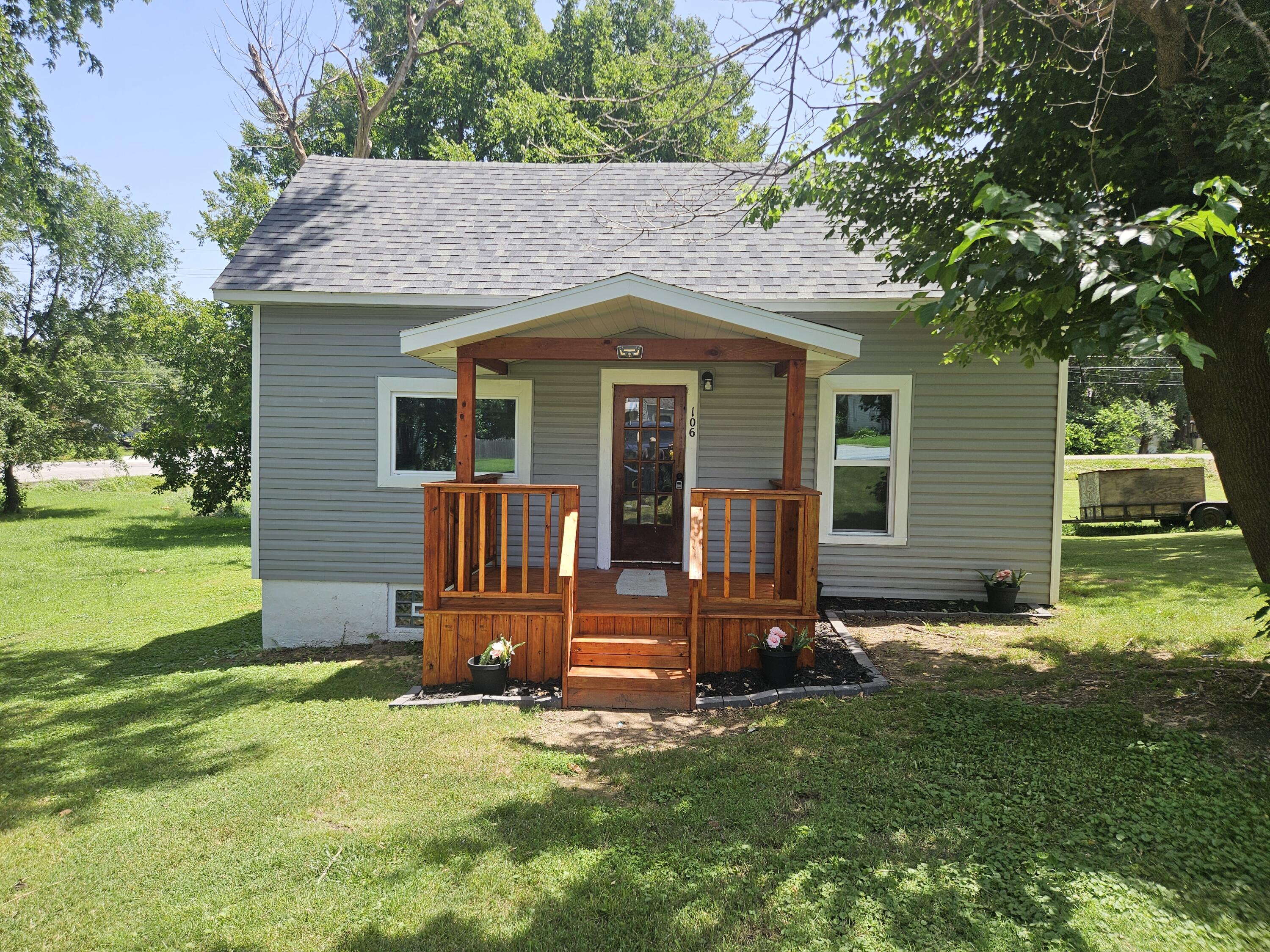 Photo of 106 Roberts Drive Mt Vernon MO 65712