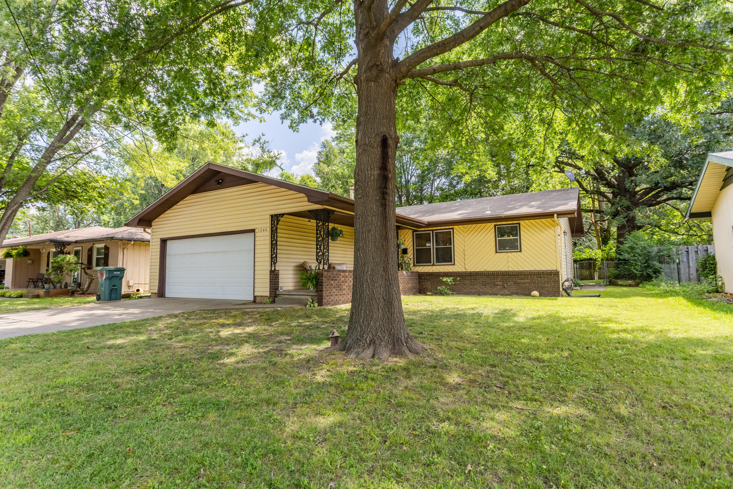 Photo of 1348 S Arcadia Avenue Springfield MO 65804