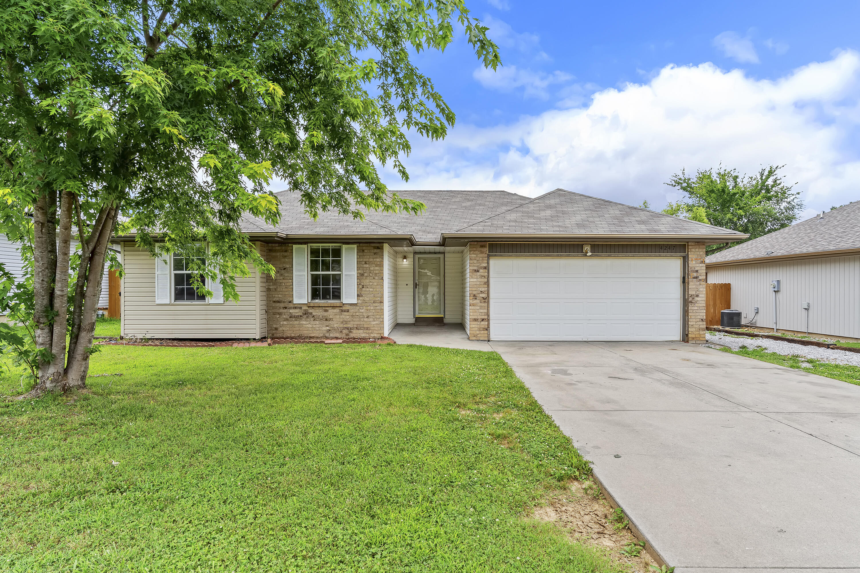 Photo of 4247 W Somerset Drive Battlefield MO 65619