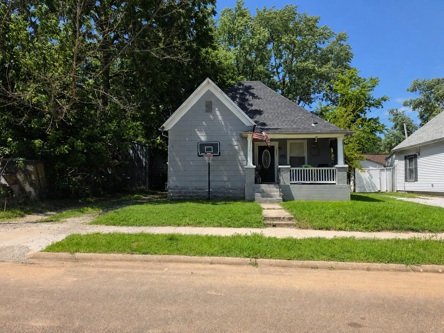 Photo of 1233 E Thoman Street Springfield MO 65803