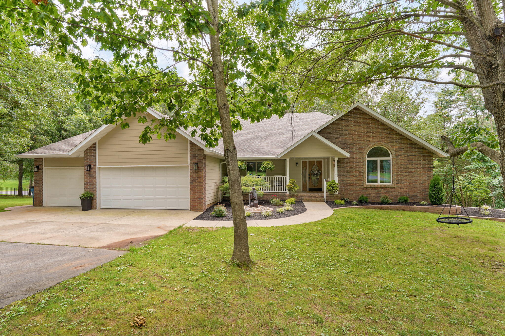 Photo of 264 W Farm Road 82 Springfield MO 65803