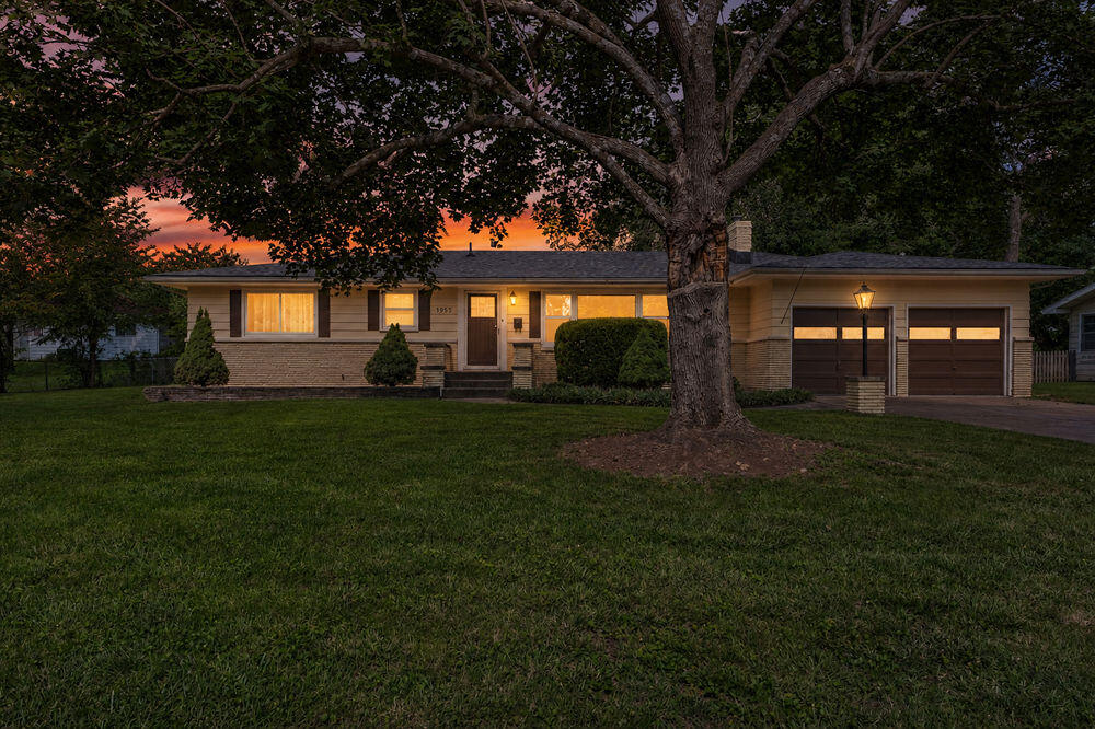 Photo of 1955 S Valleyroad Avenue Springfield MO 65804