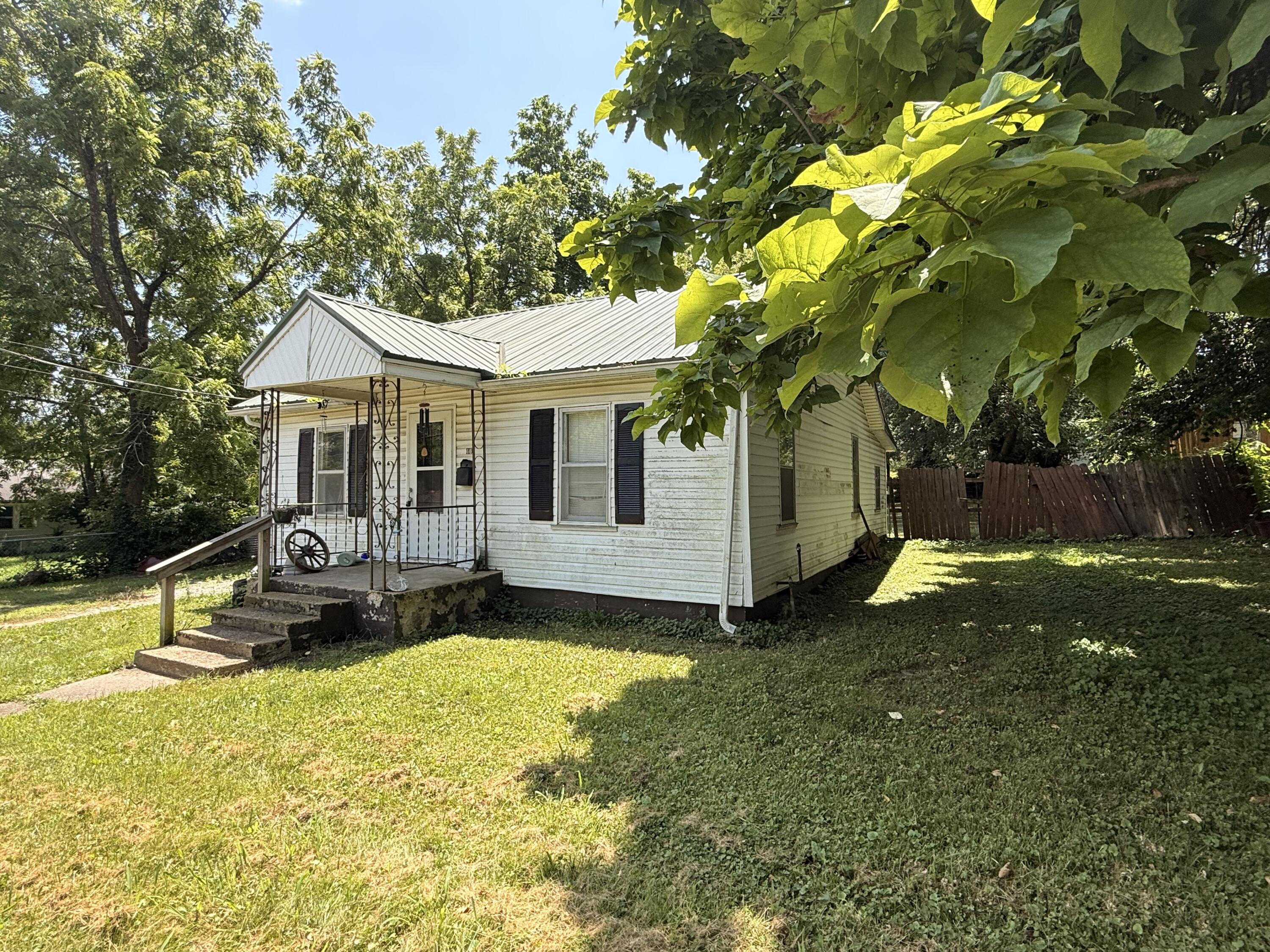 Photo of 440 W 1st Street Mountain Grove MO 65711