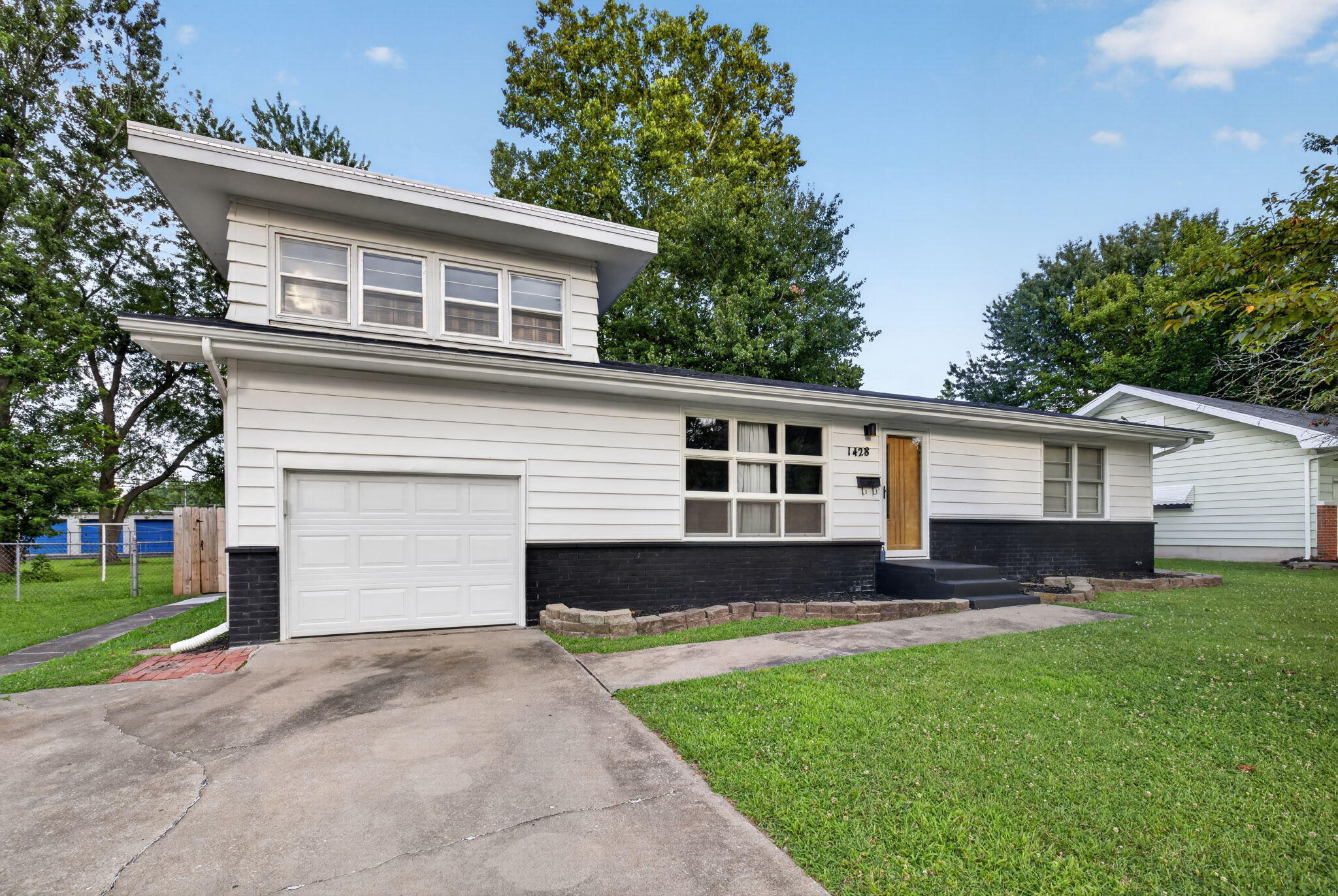Photo of 1428 S Marlan Avenue Springfield MO 65804