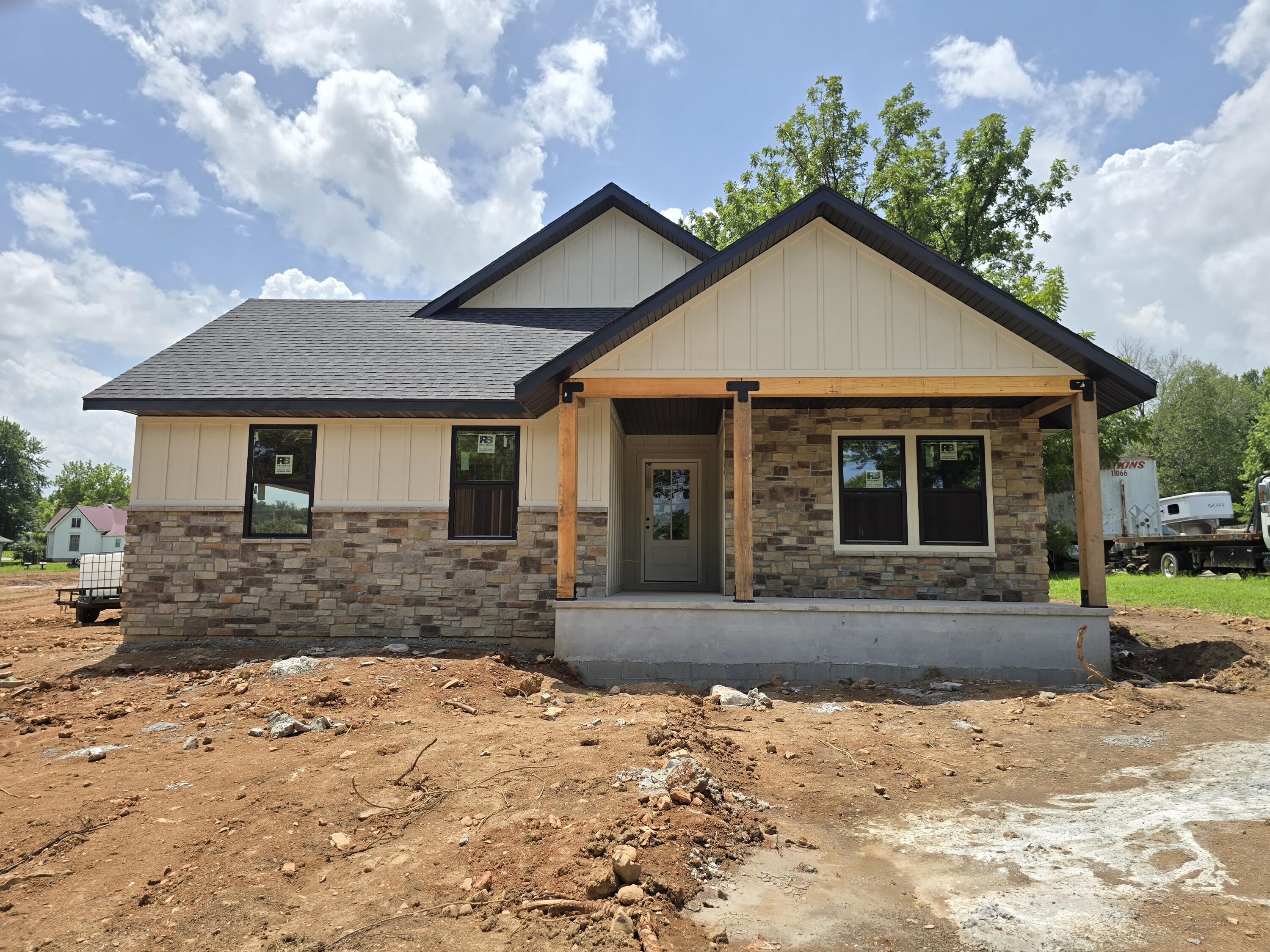 Photo of 304 W Linn Street Marionville MO 65705
