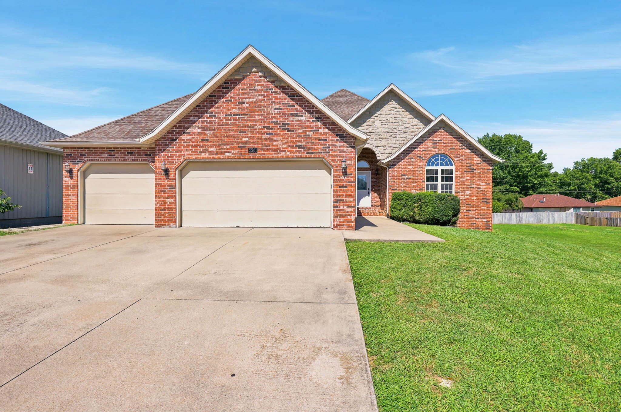 Photo of 5561 S Pinehurst Avenue Springfield MO 65810