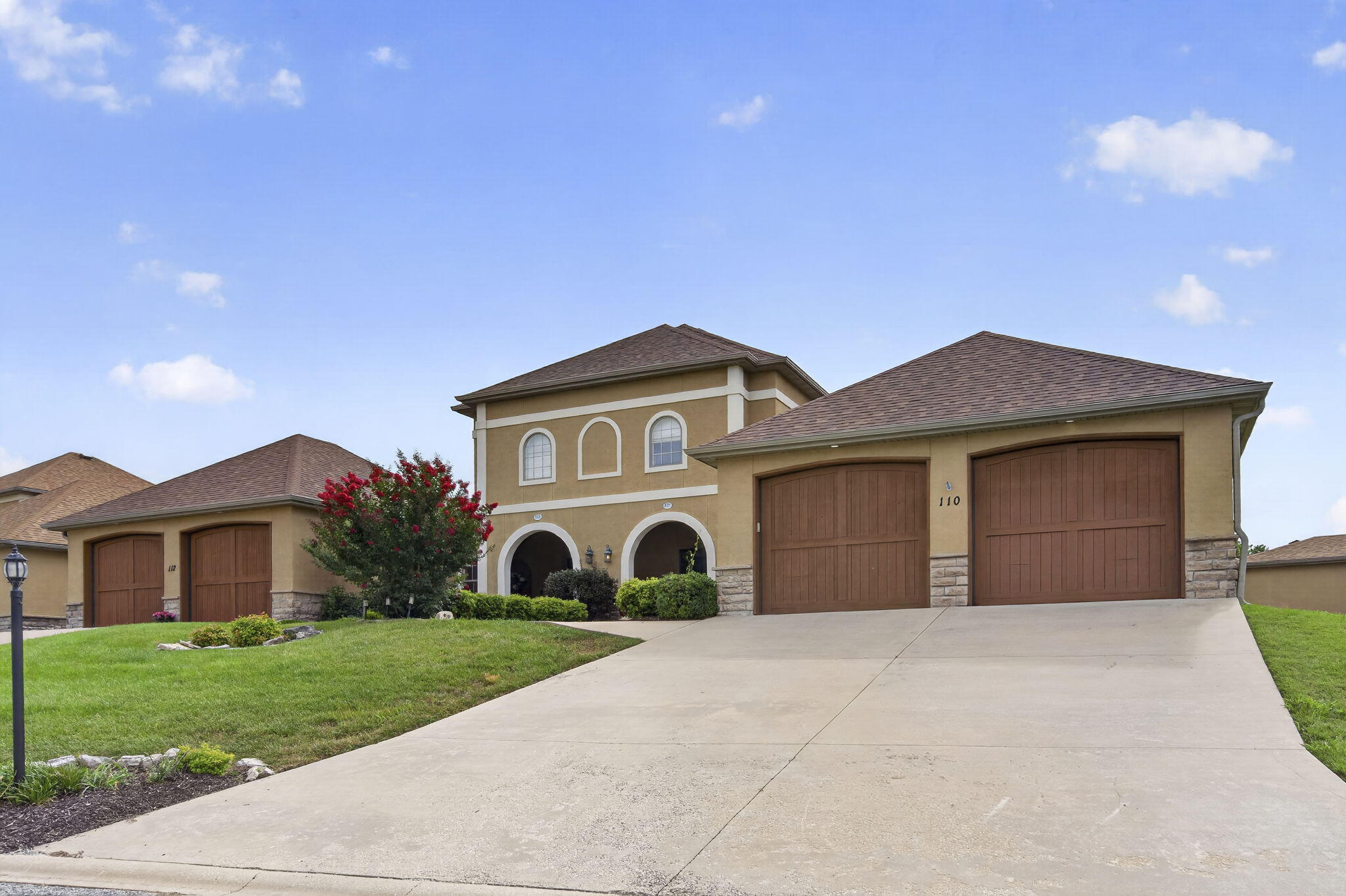 Photo of 110 N Tuscany Drive Hollister MO 65672