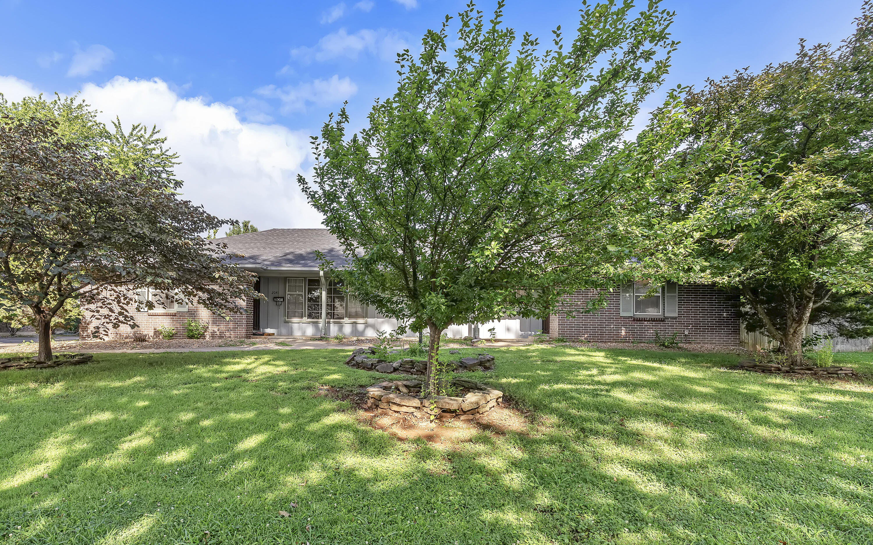 Photo of 2039 2041 S Barcliff Avenue Springfield MO 65804