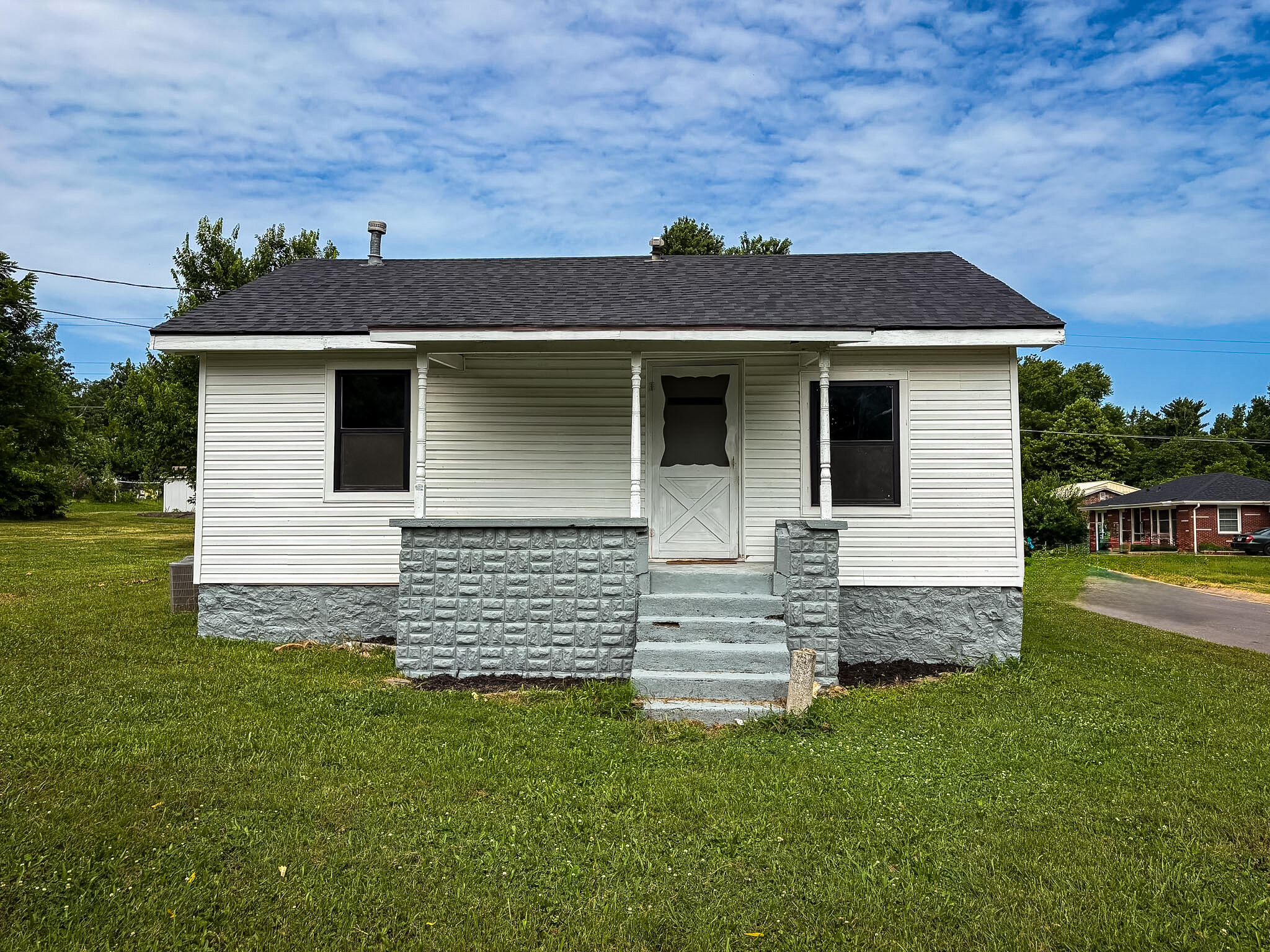 Photo of 902 Freeman Road Neosho MO 64850