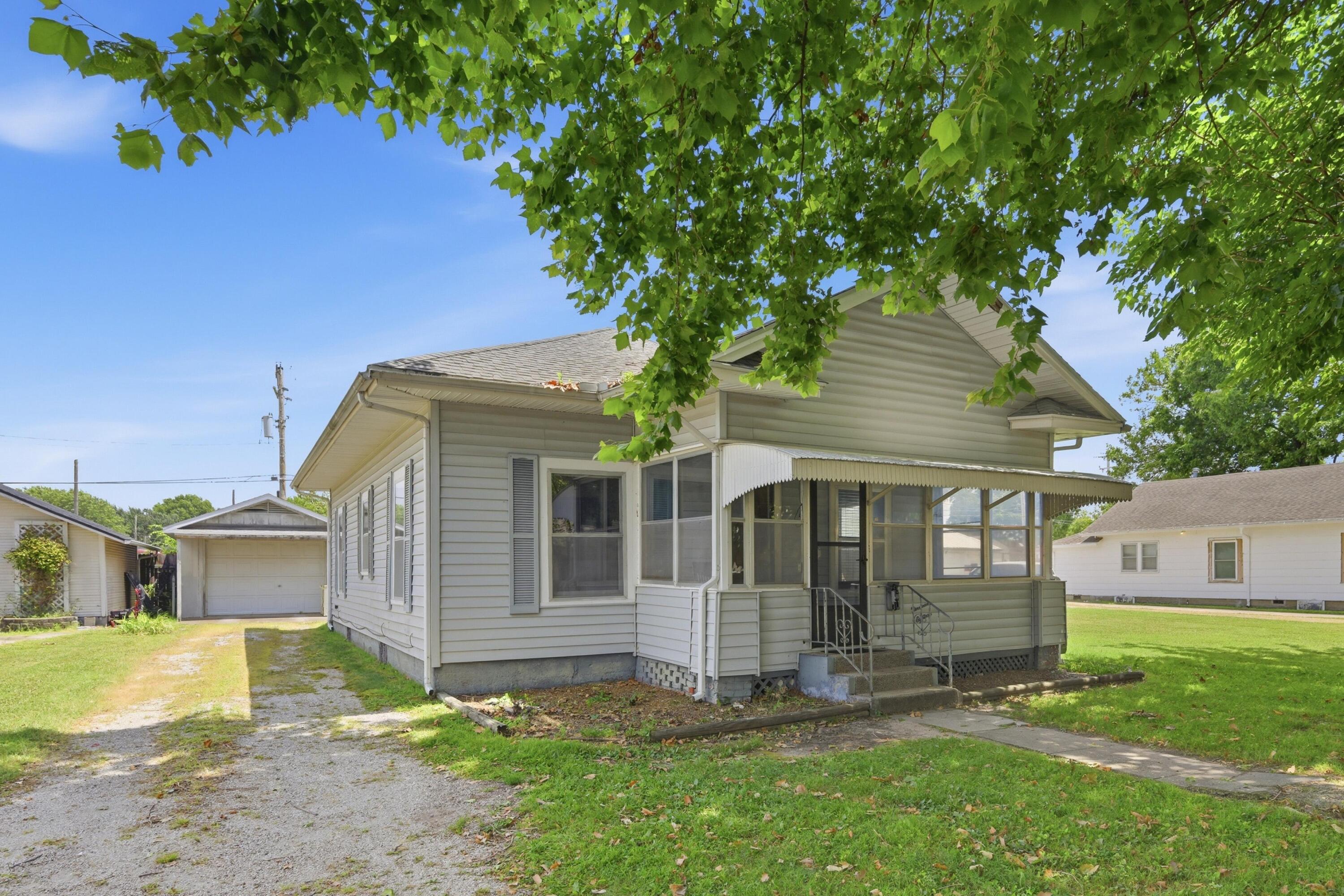 Photo of 1918 Park Avenue Baxter Springs KS 66713
