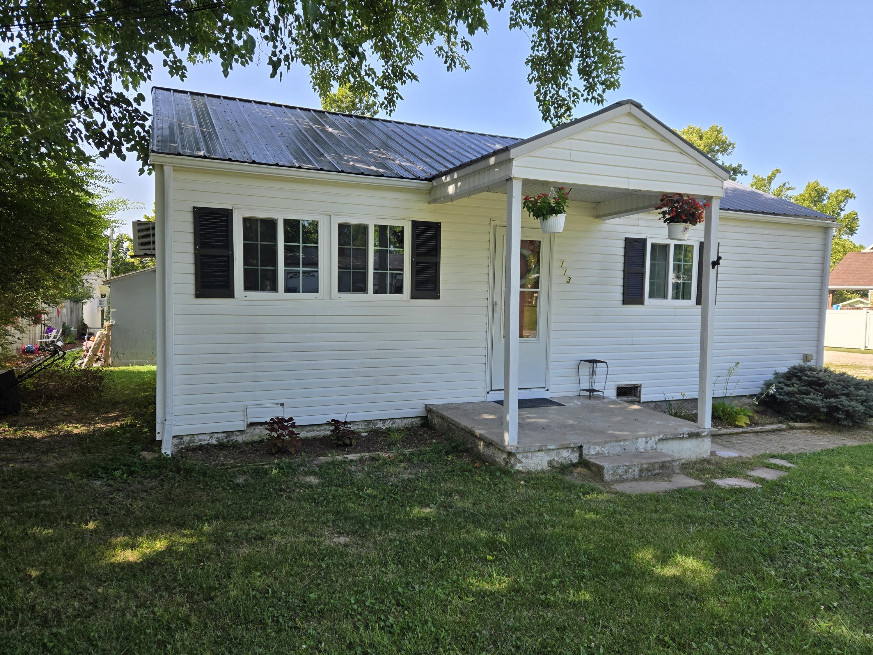 Photo of 113 Taylor Street Hollister MO 65672