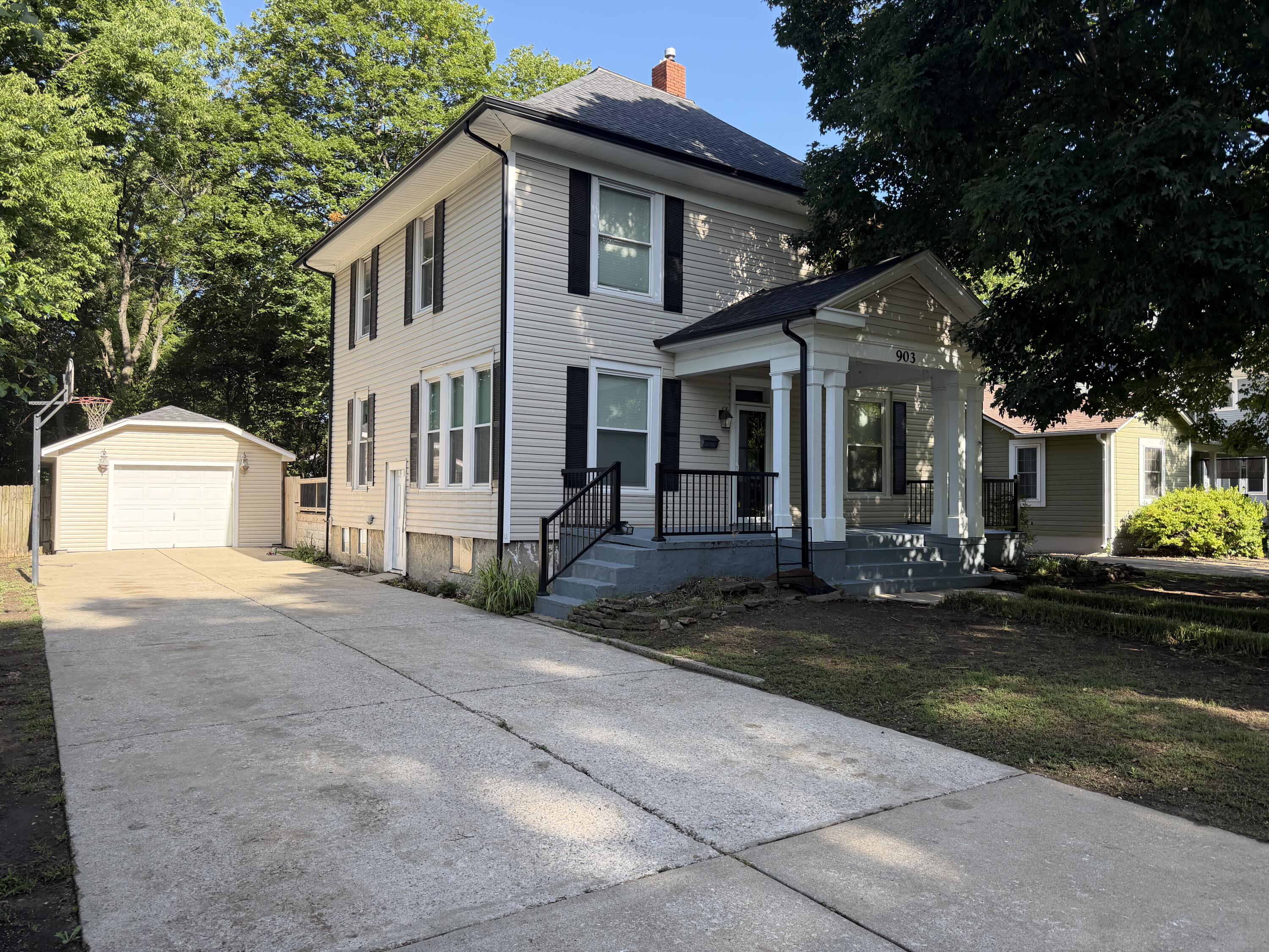 Photo of 903 S Kickapoo Avenue Springfield MO 65804