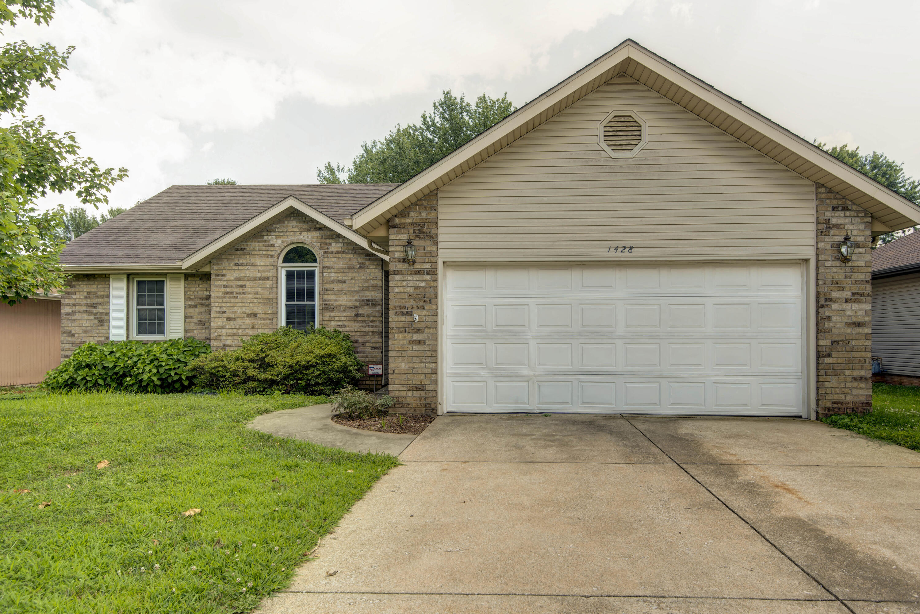 Photo of 1428 W Whiteside Street Springfield MO 65807