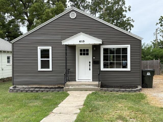 Photo of 613 E Highland Street Aurora MO 65605