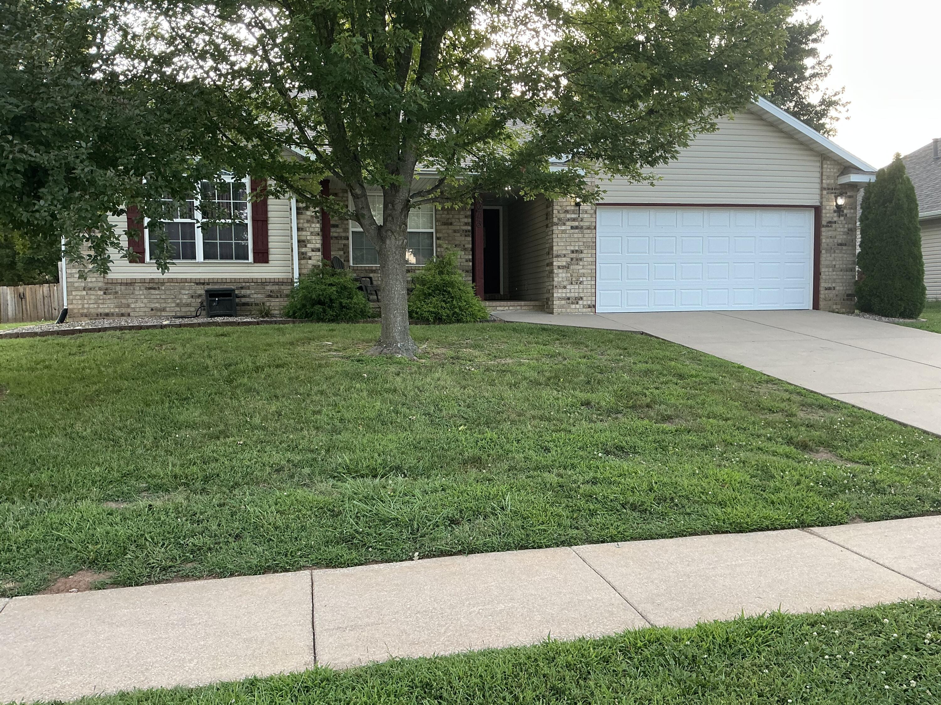 Photo of 1673 S Fisk Avenue Springfield MO 65802