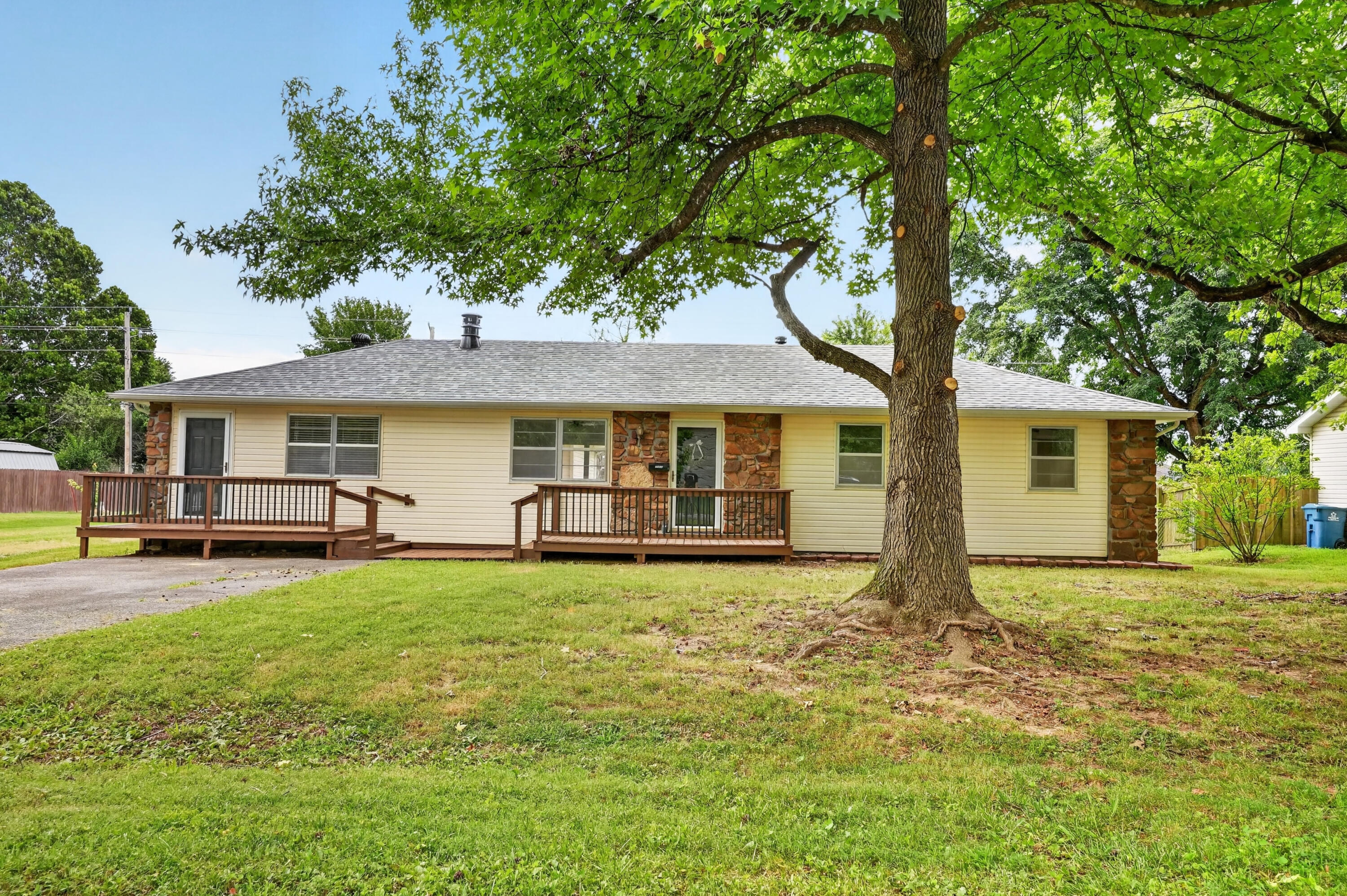 Photo of 5328 S Allen Avenue Battlefield MO 65619